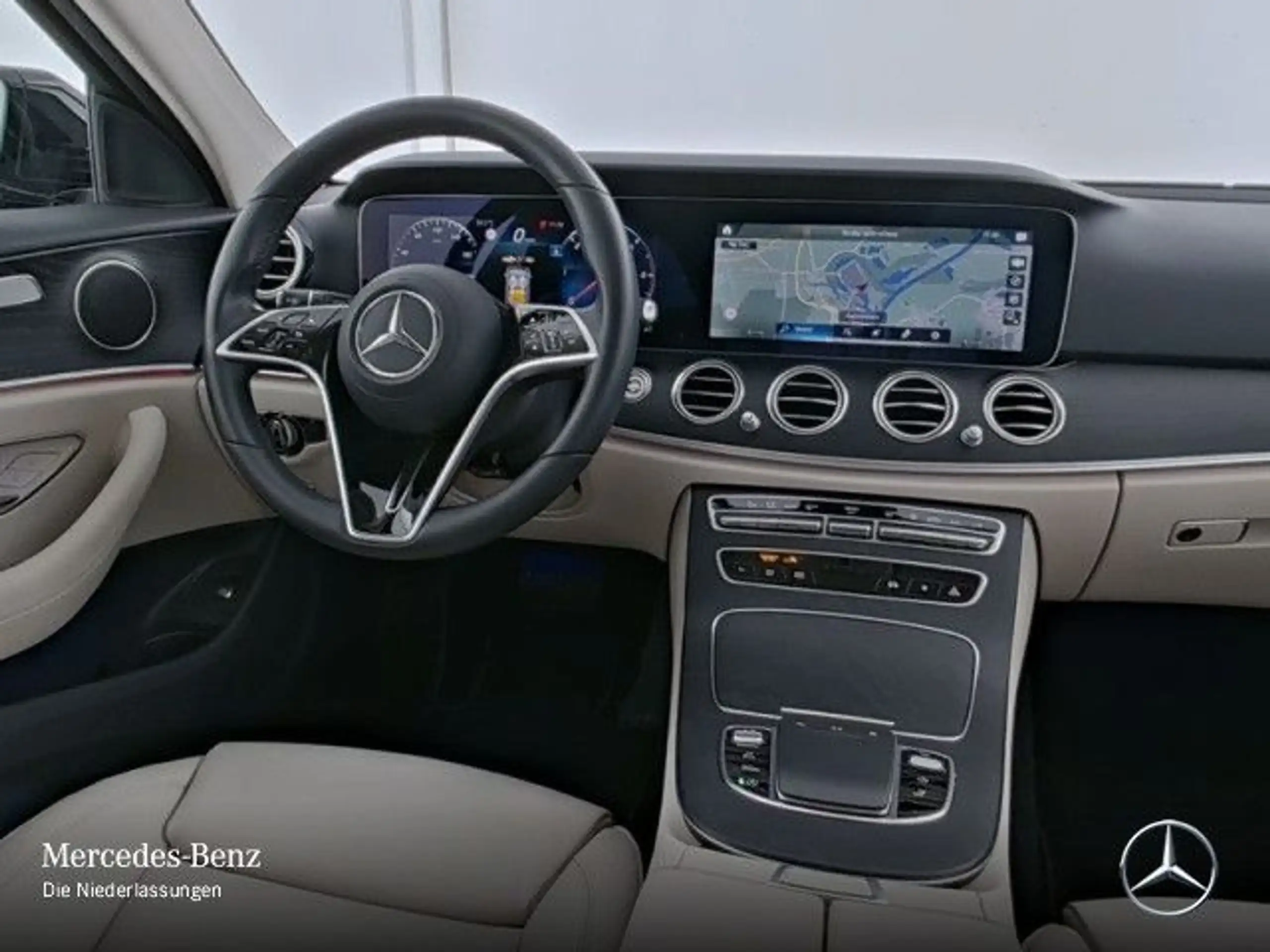 Mercedes-Benz - E 220