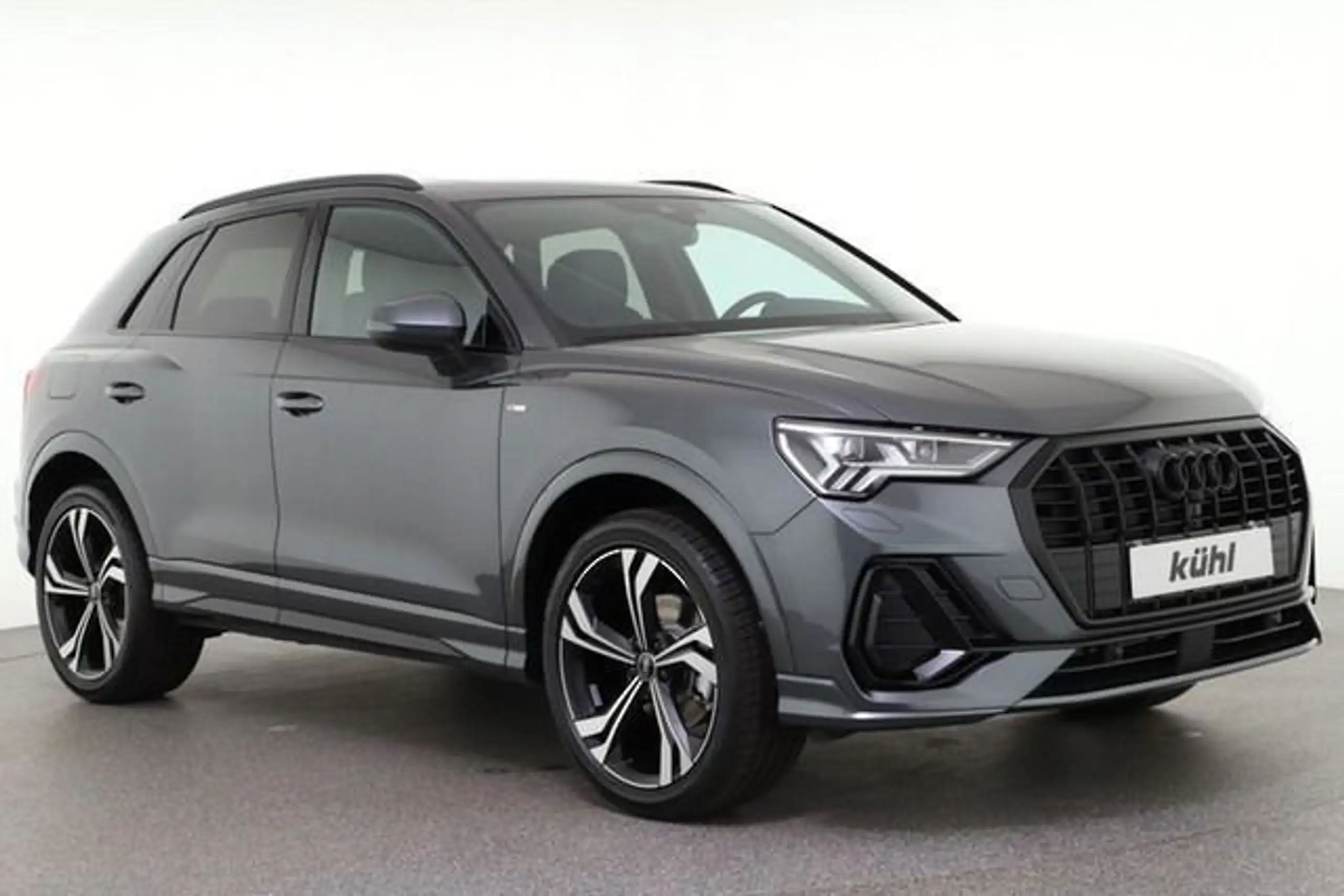 Audi - Q3