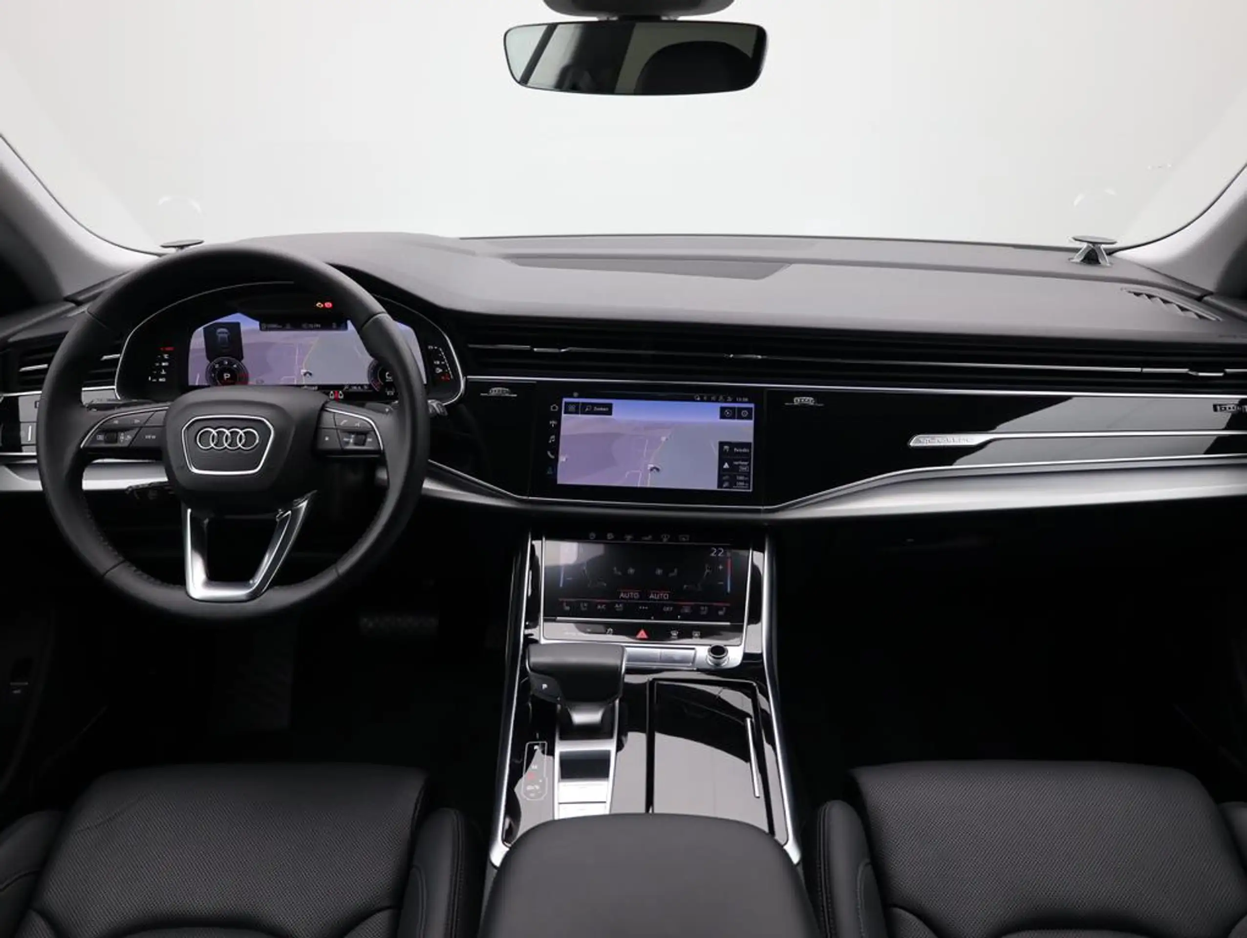 Audi - Q8