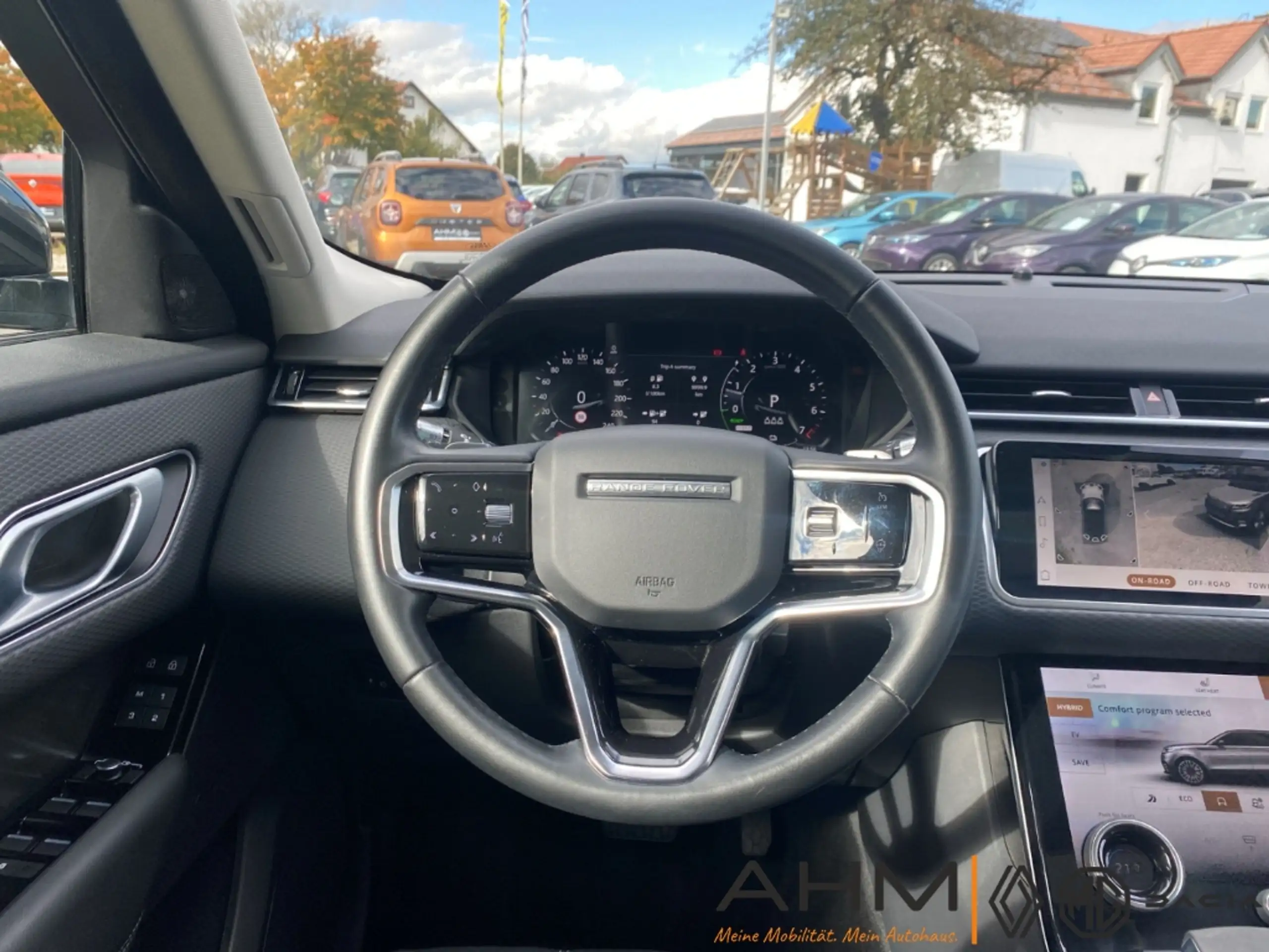 Land Rover - Range Rover Velar