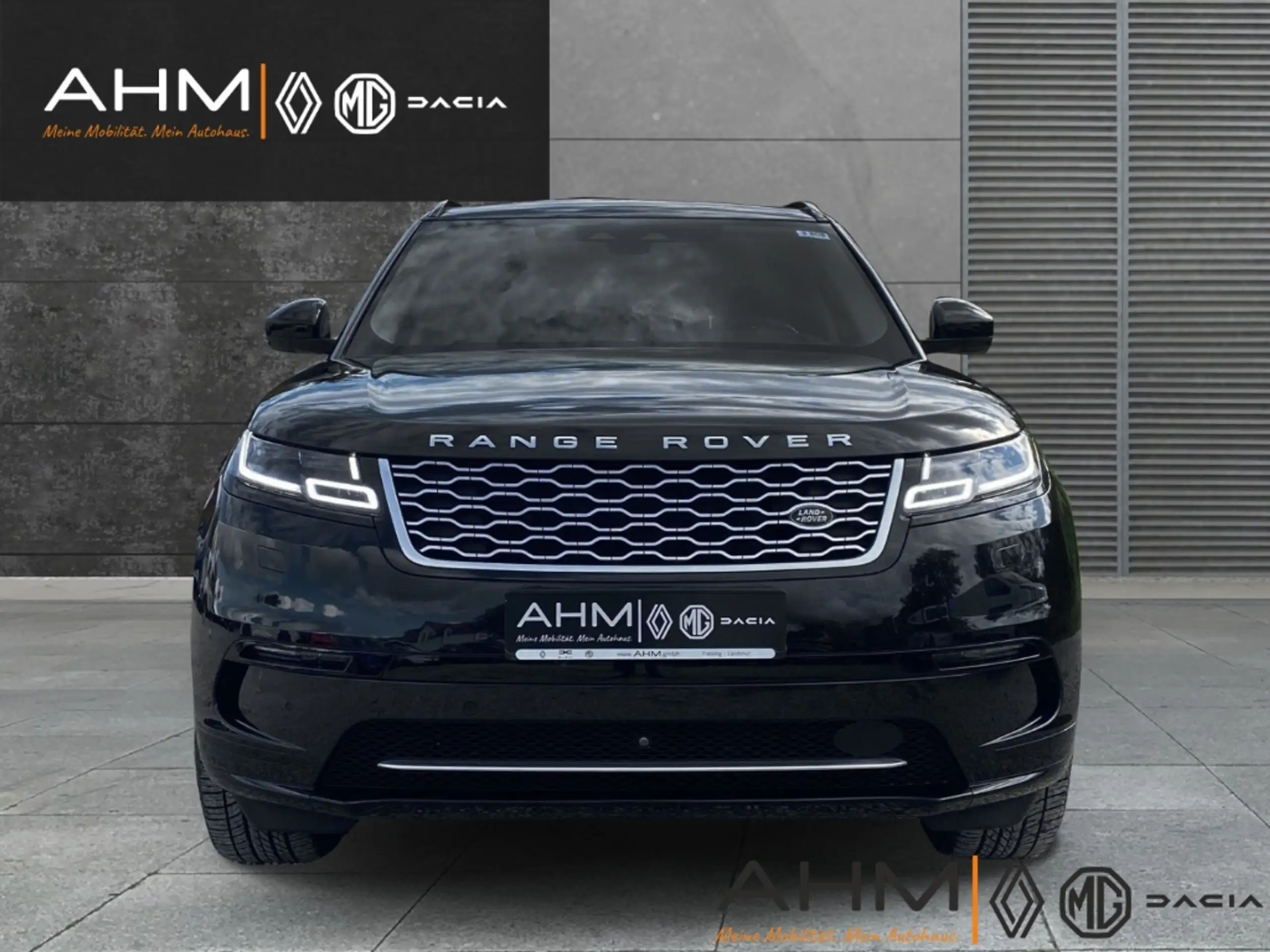 Land Rover - Range Rover Velar