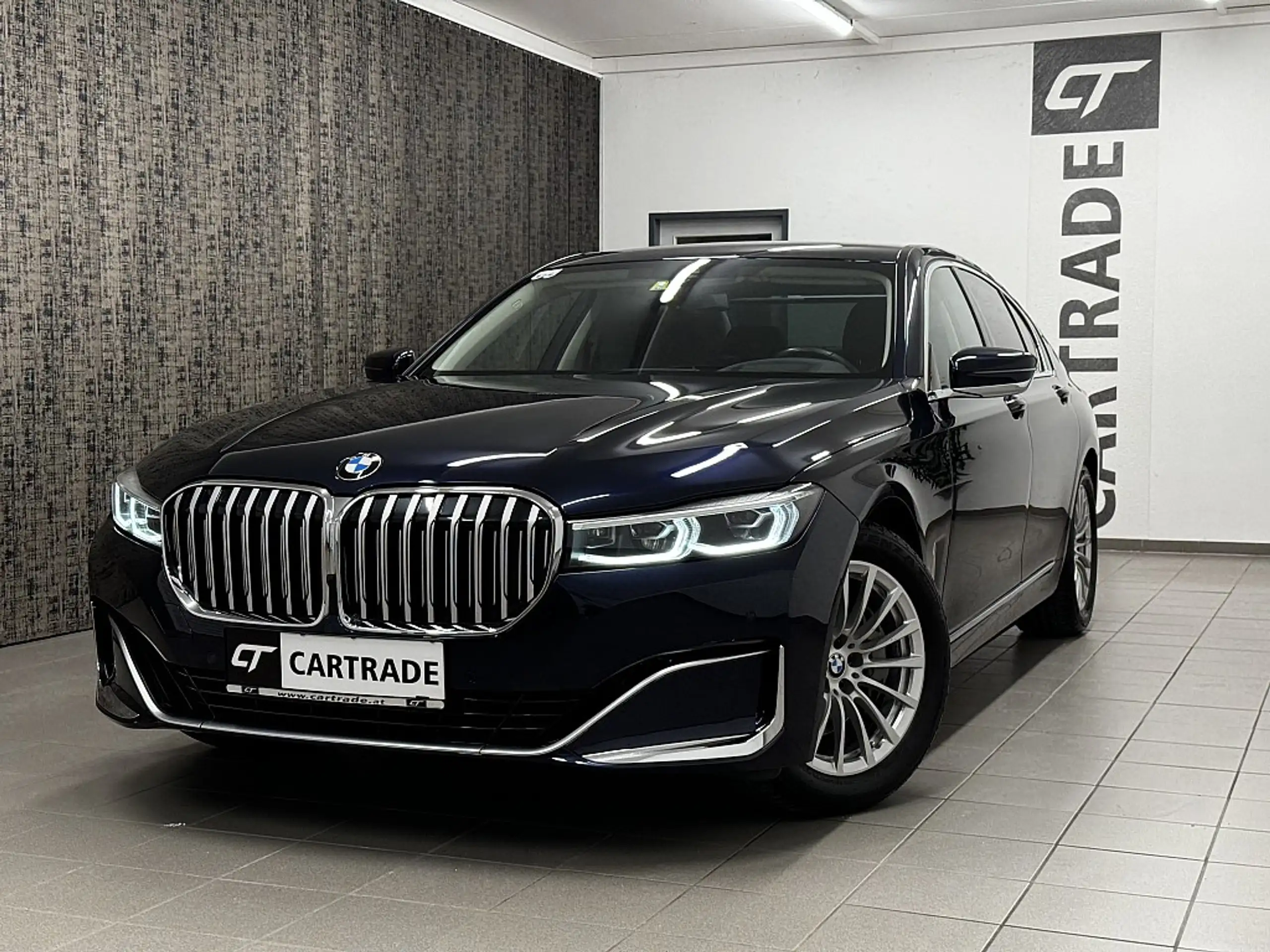 BMW - 730