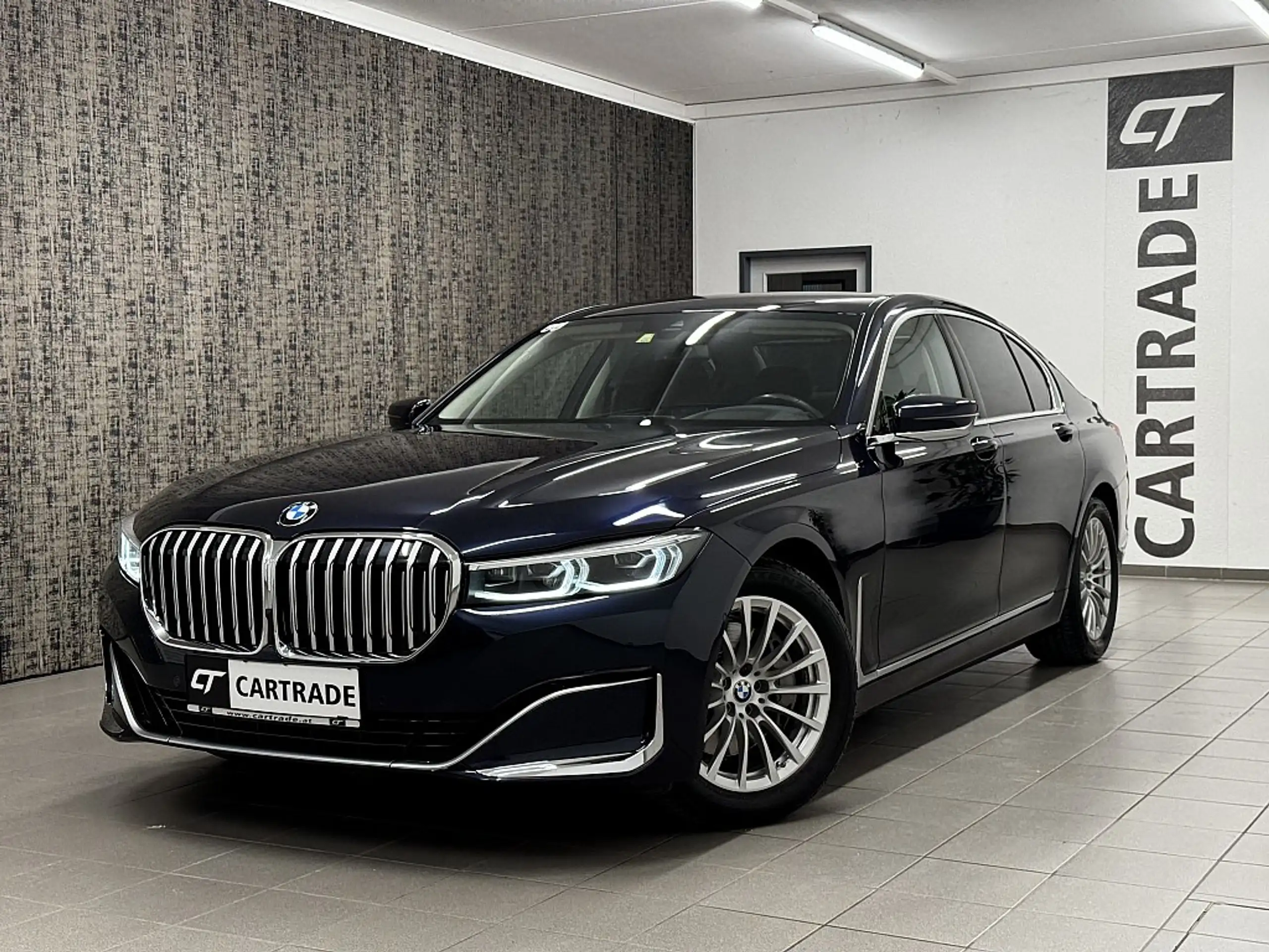 BMW - 730