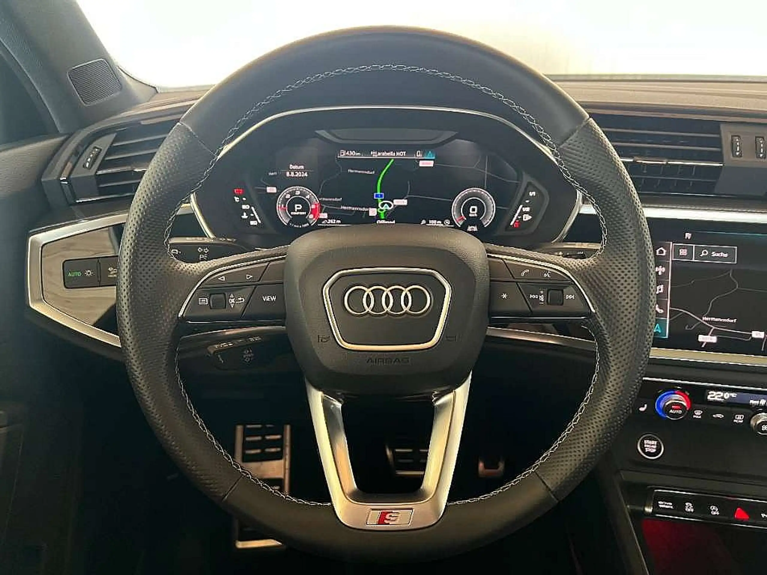 Audi - Q3