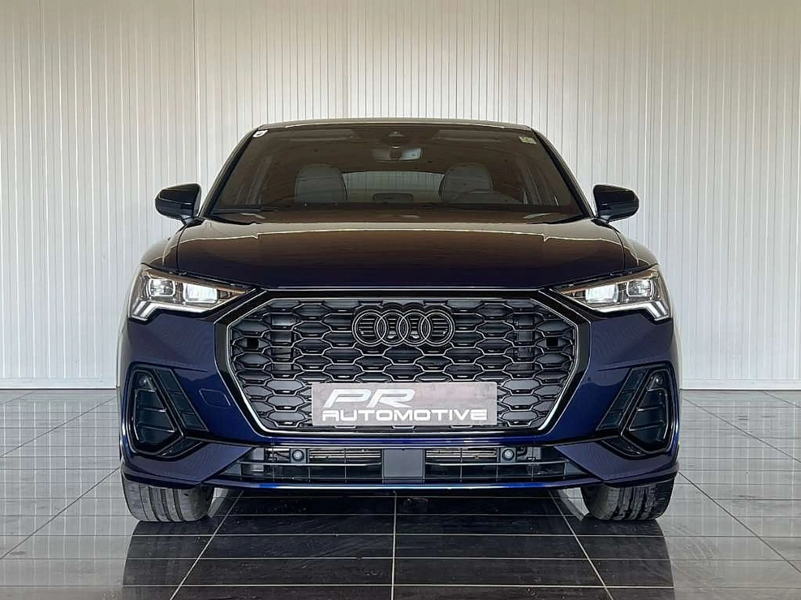 Audi - Q3