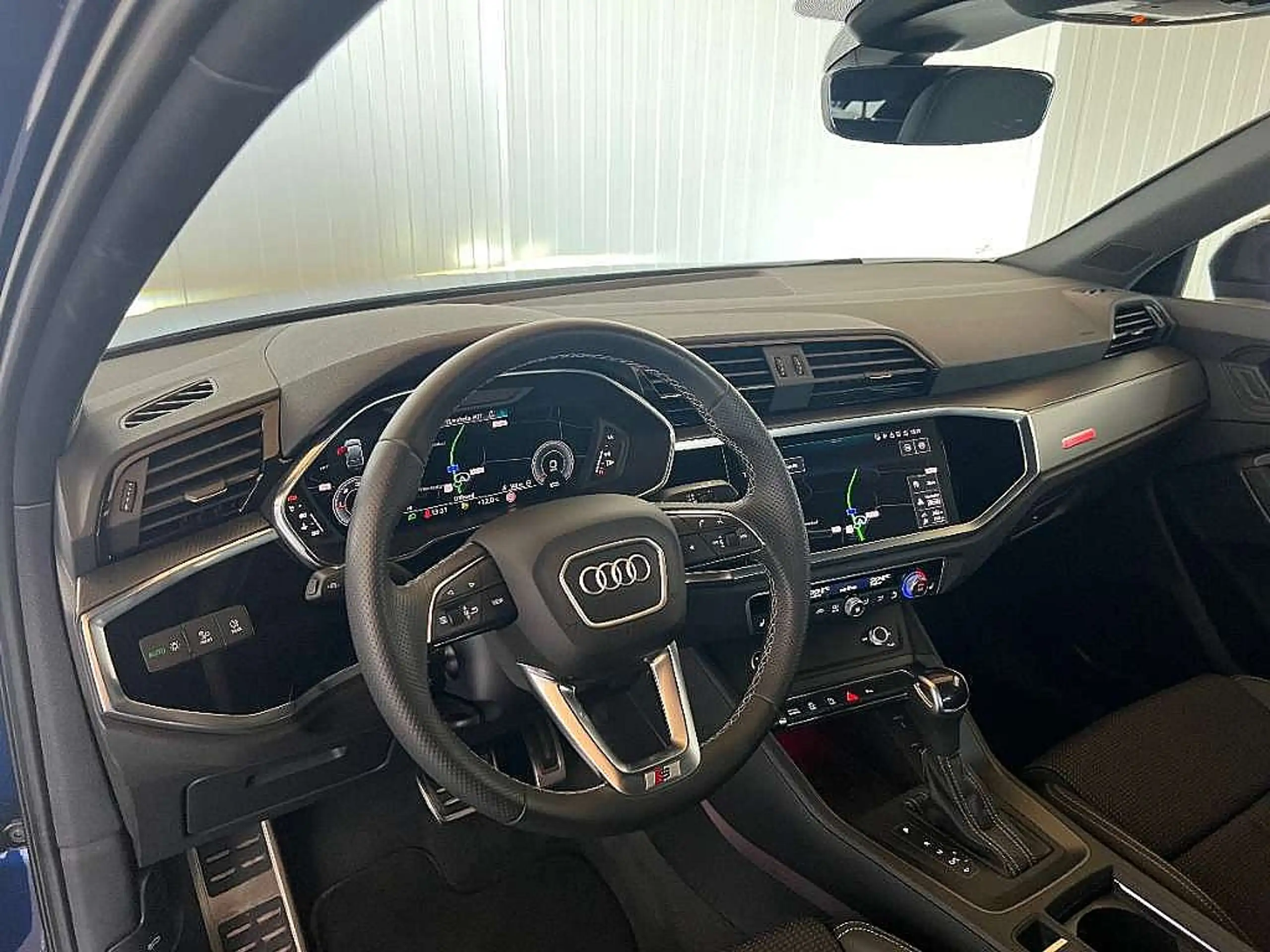 Audi - Q3