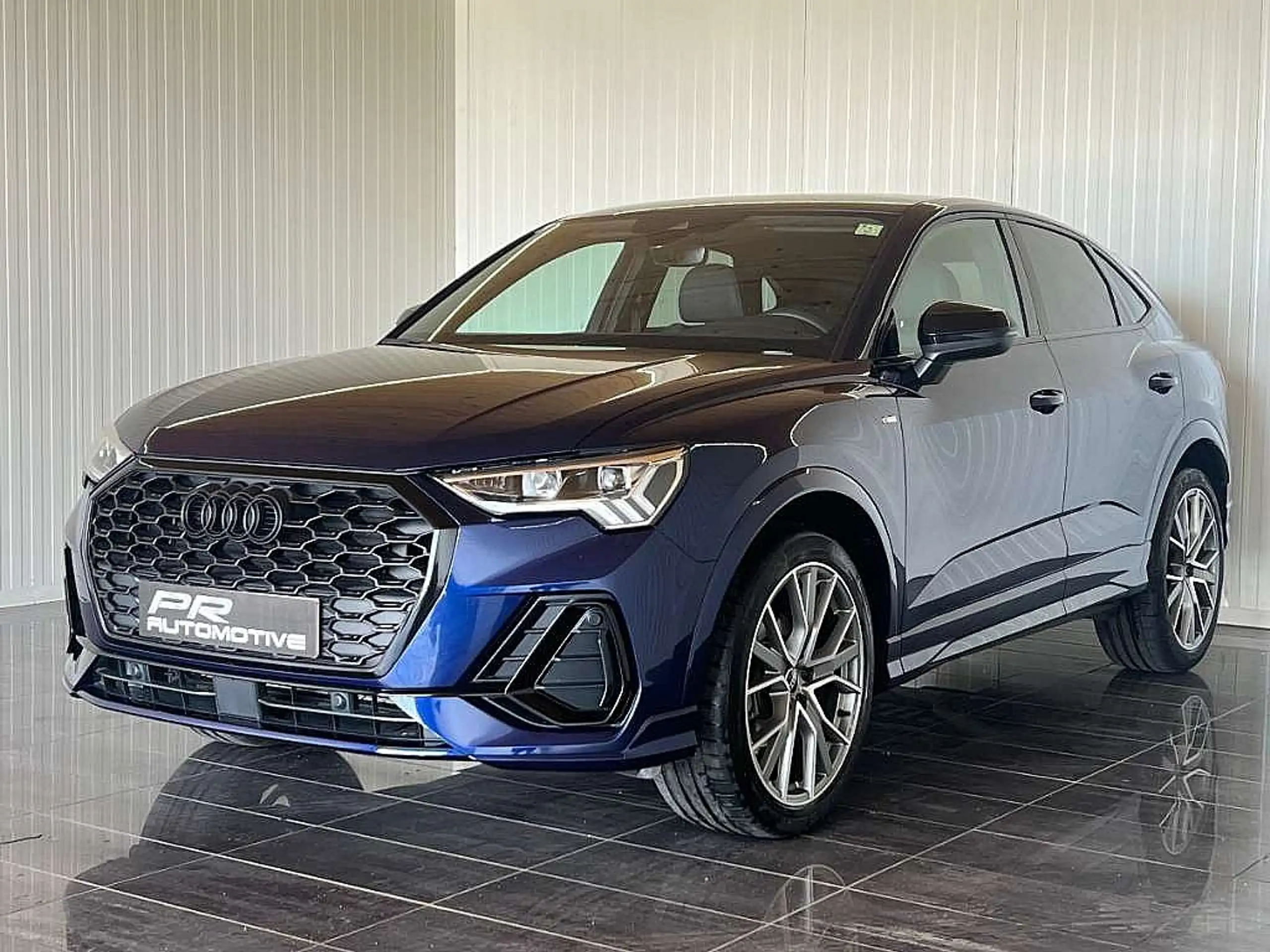 Audi - Q3