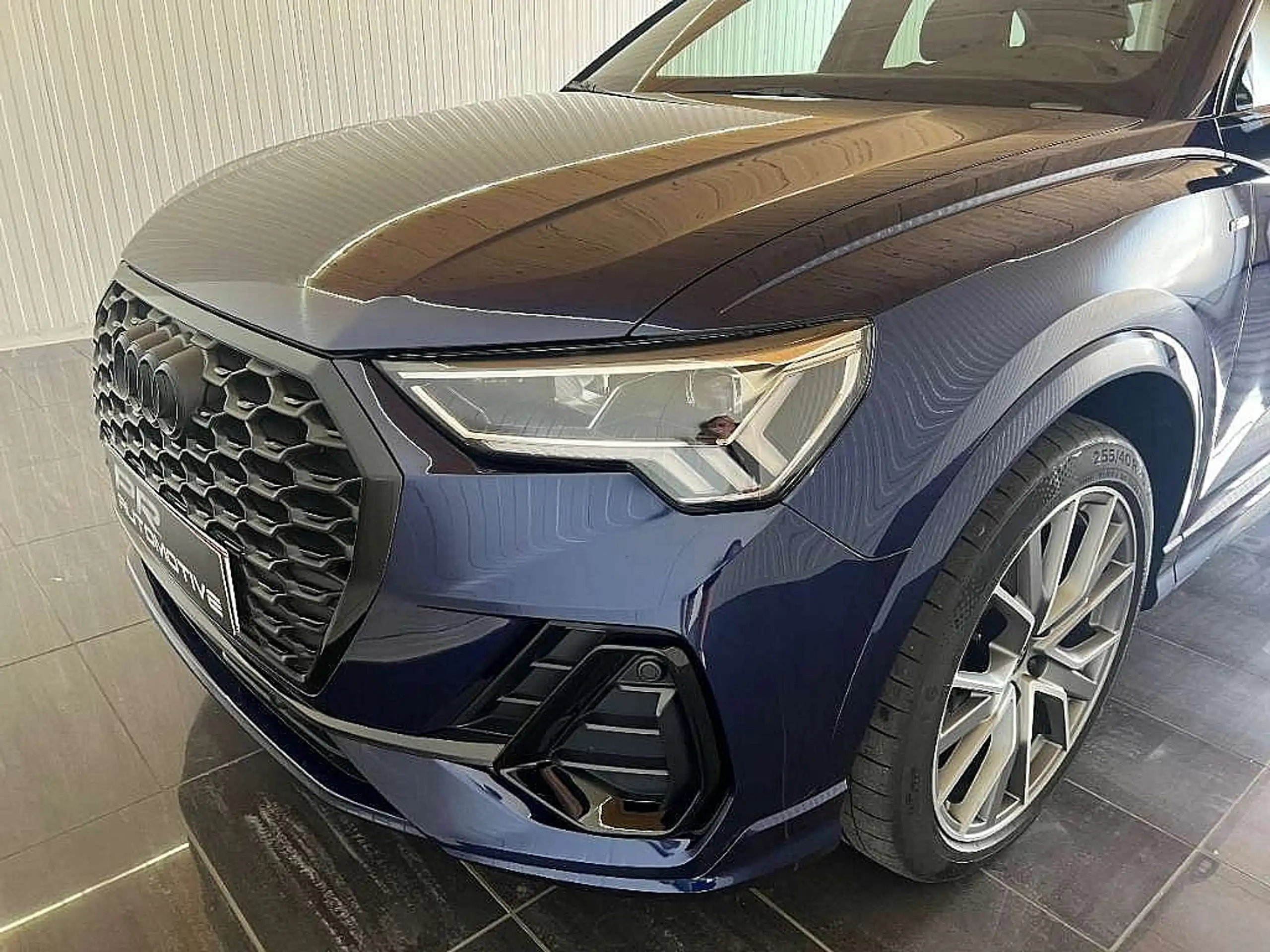 Audi - Q3