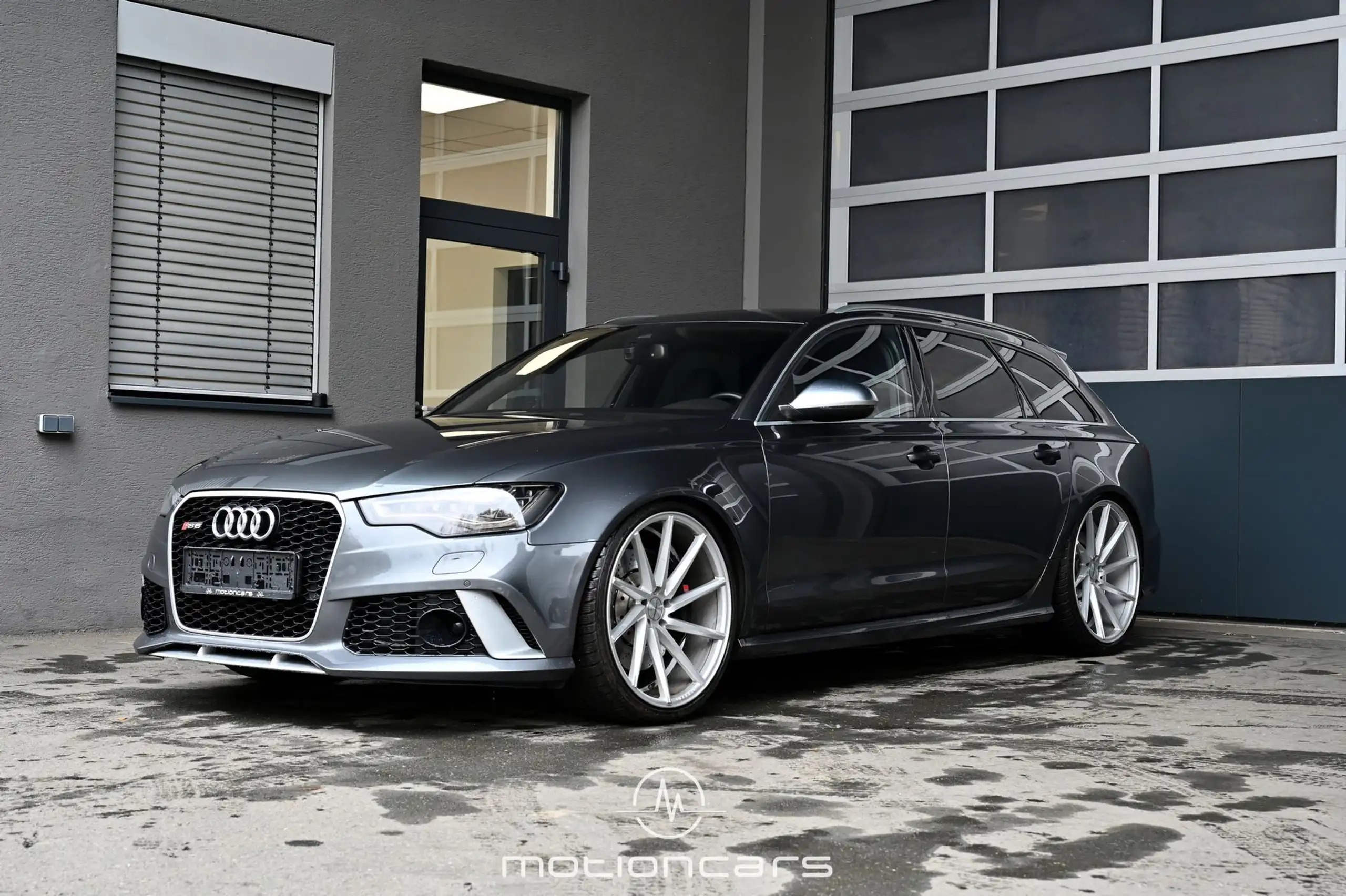 Audi - RS6