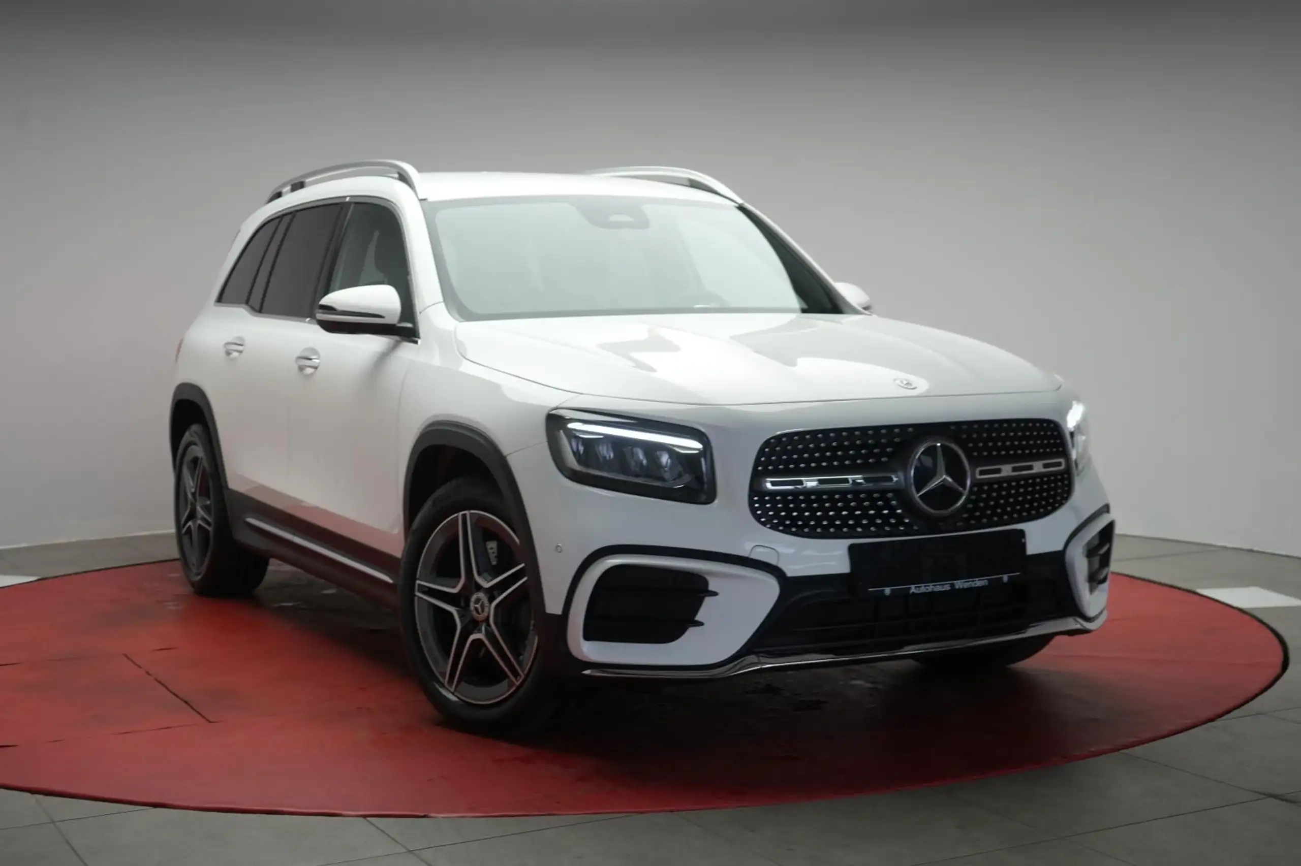 Mercedes-Benz GLB 220 2024