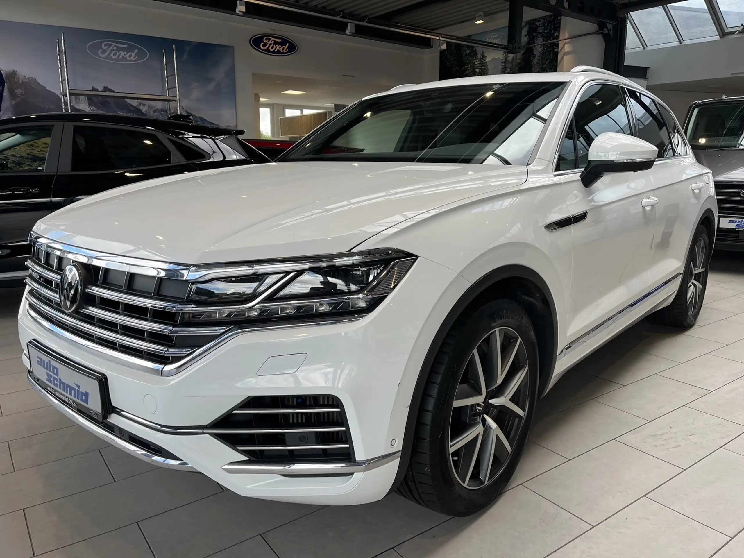 Volkswagen - Touareg