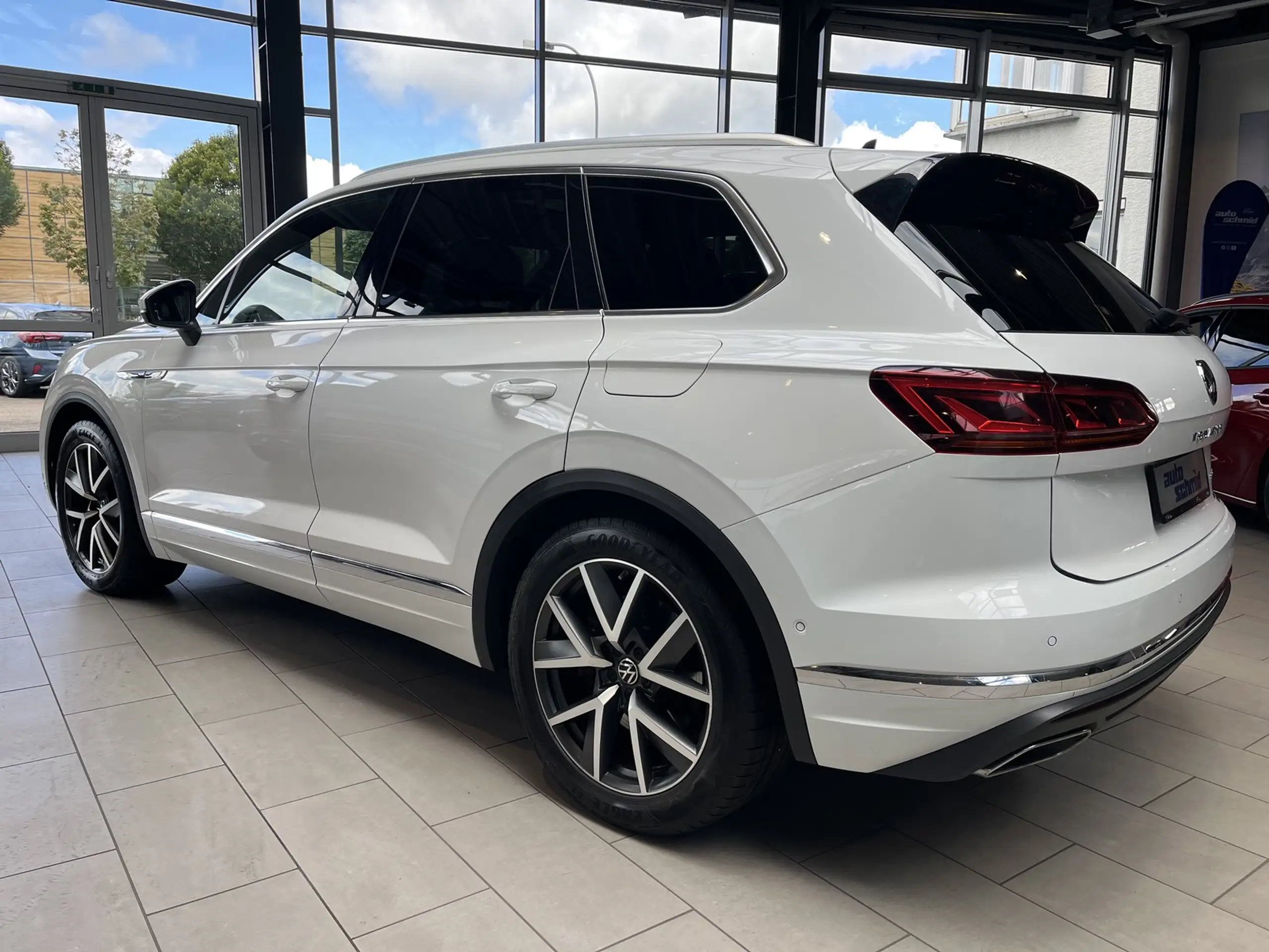 Volkswagen - Touareg