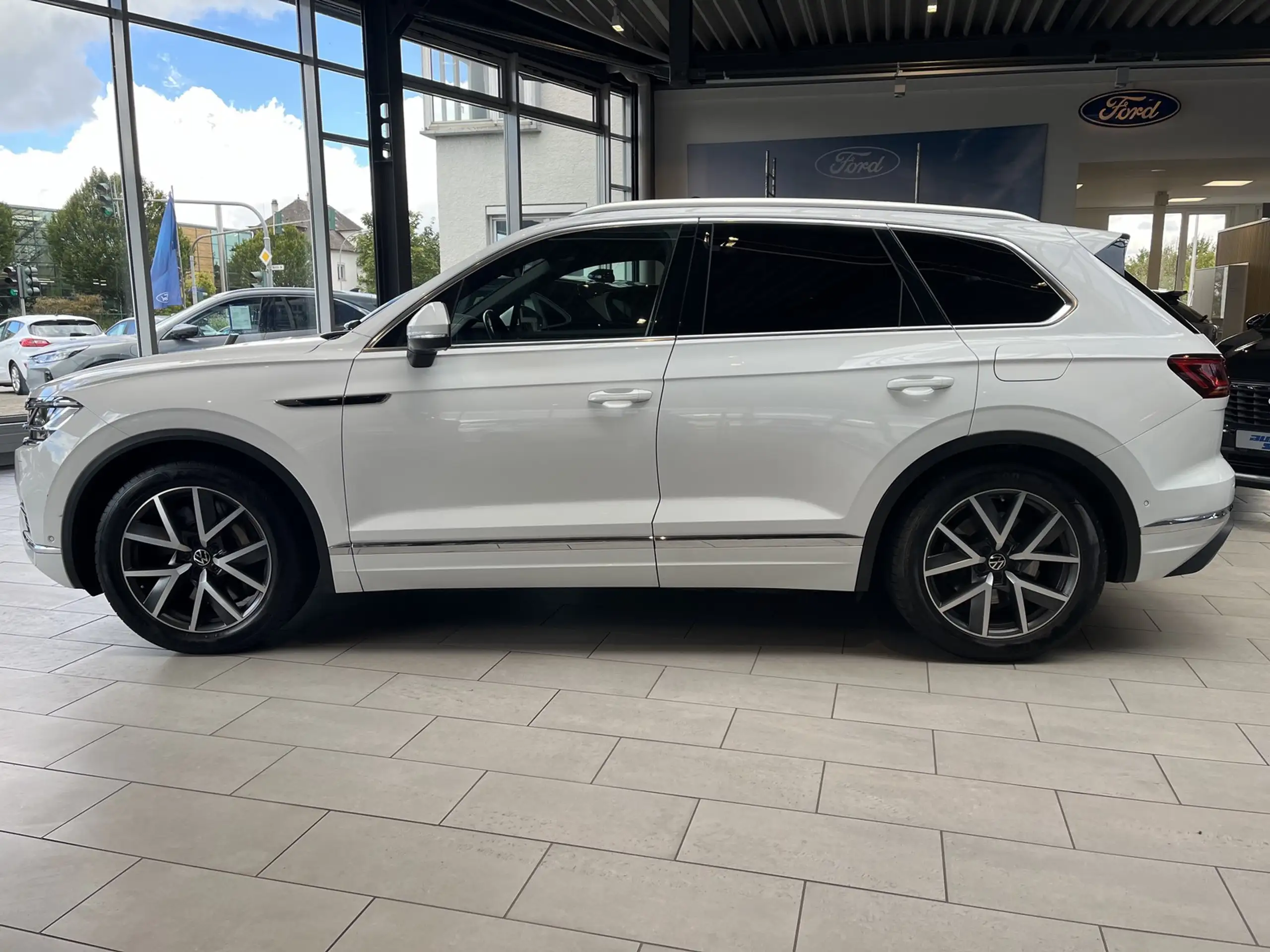 Volkswagen - Touareg