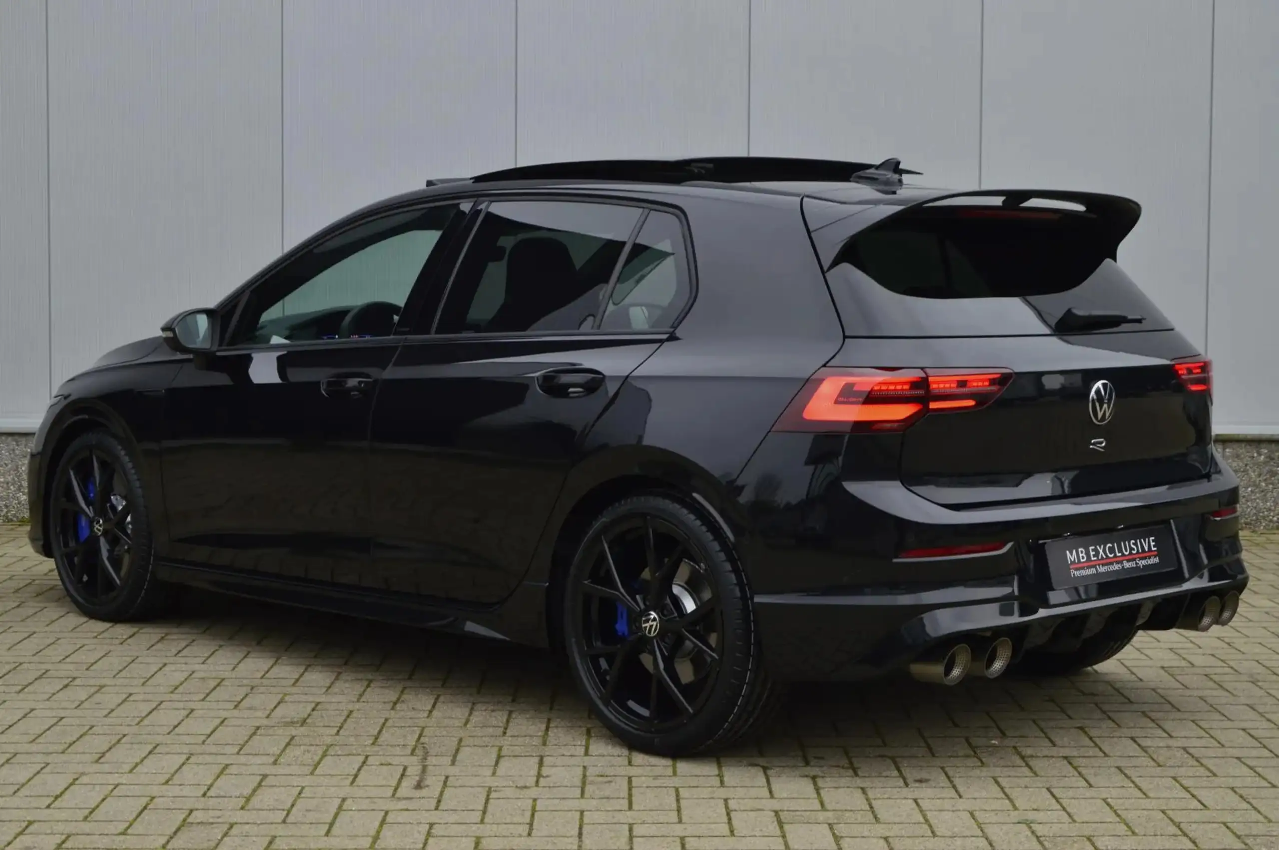 Volkswagen - Golf R