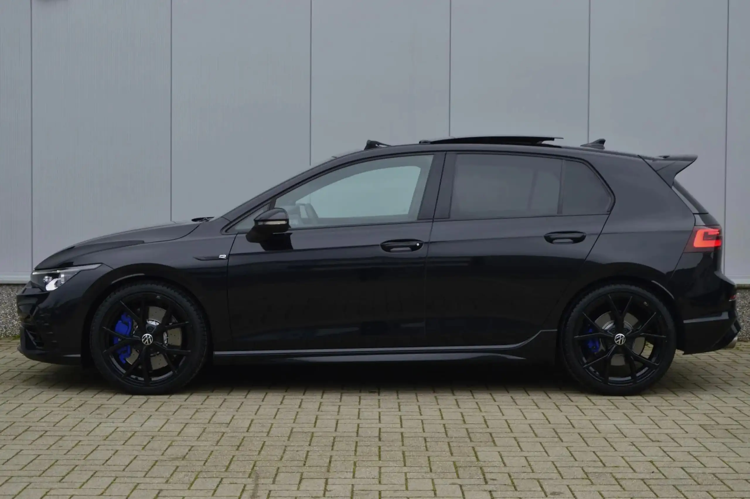 Volkswagen - Golf R