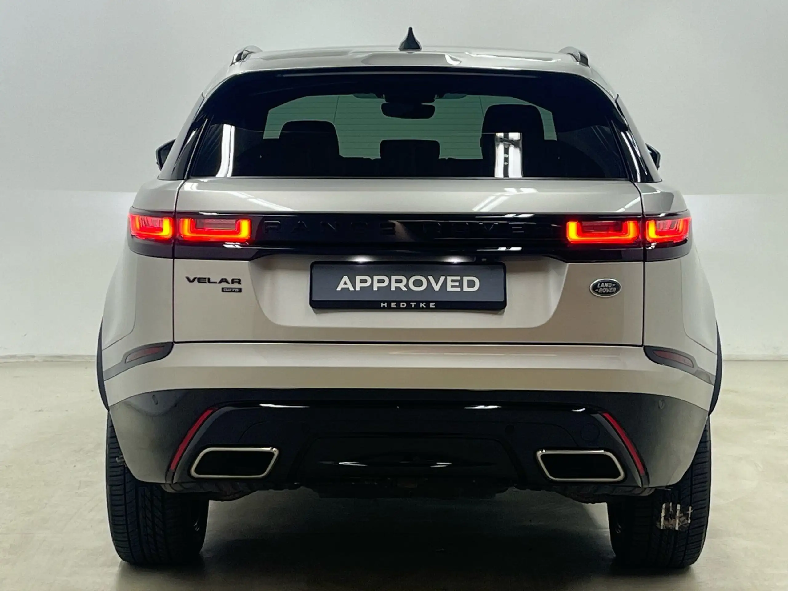 Land Rover - Range Rover Velar