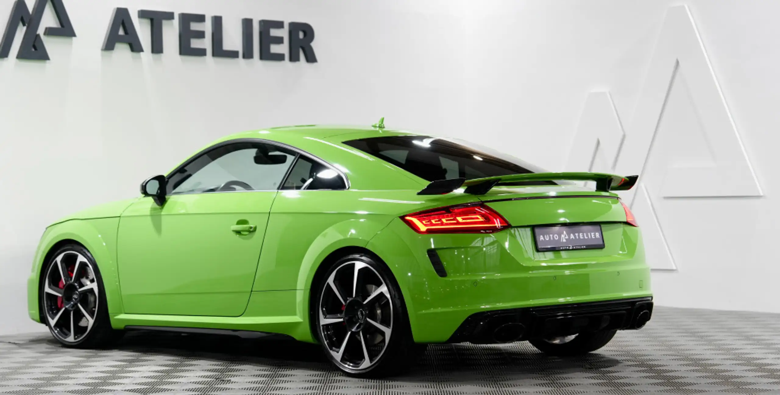 Audi - TT RS