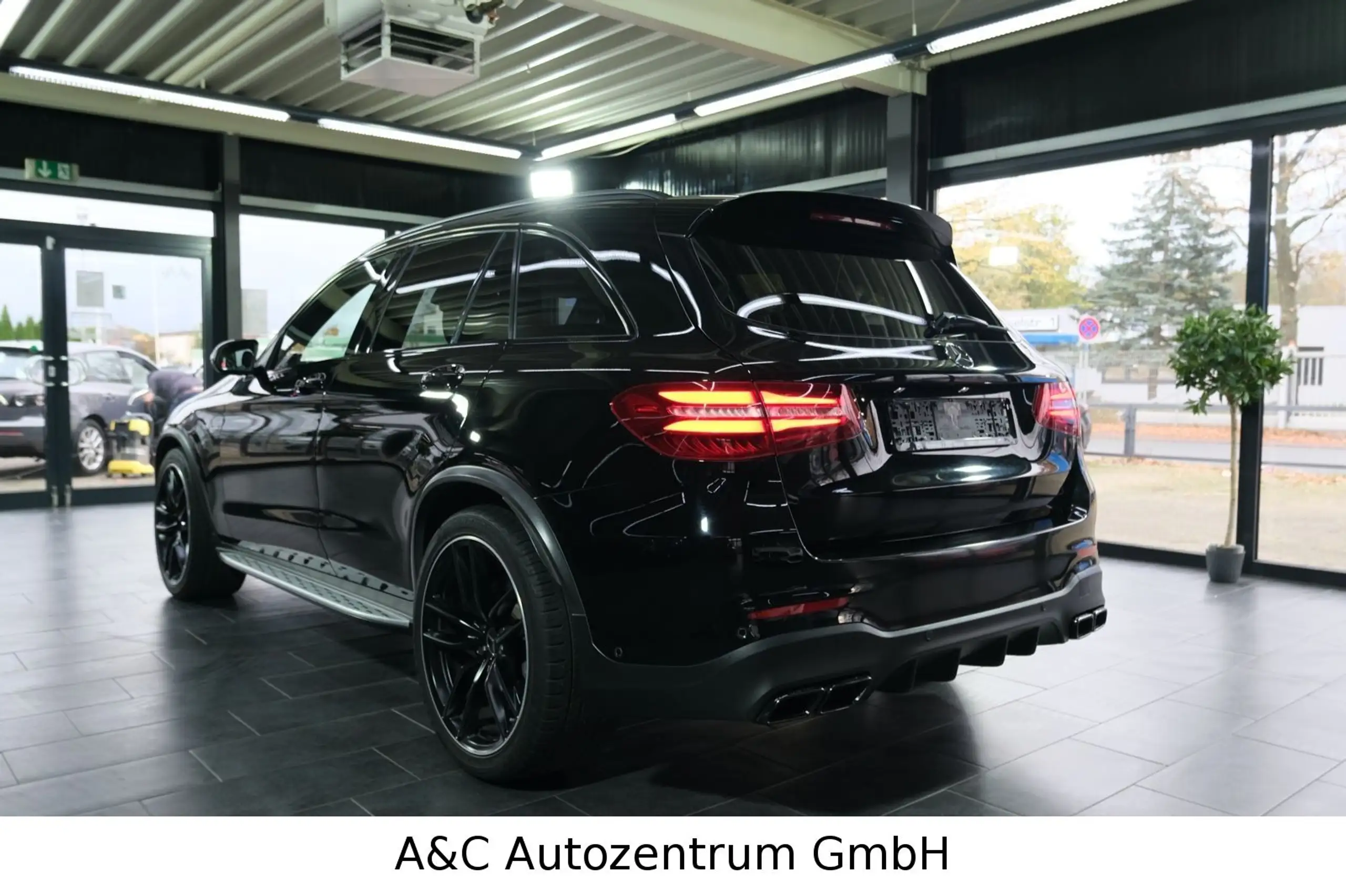 Mercedes-Benz - GLC 63 AMG