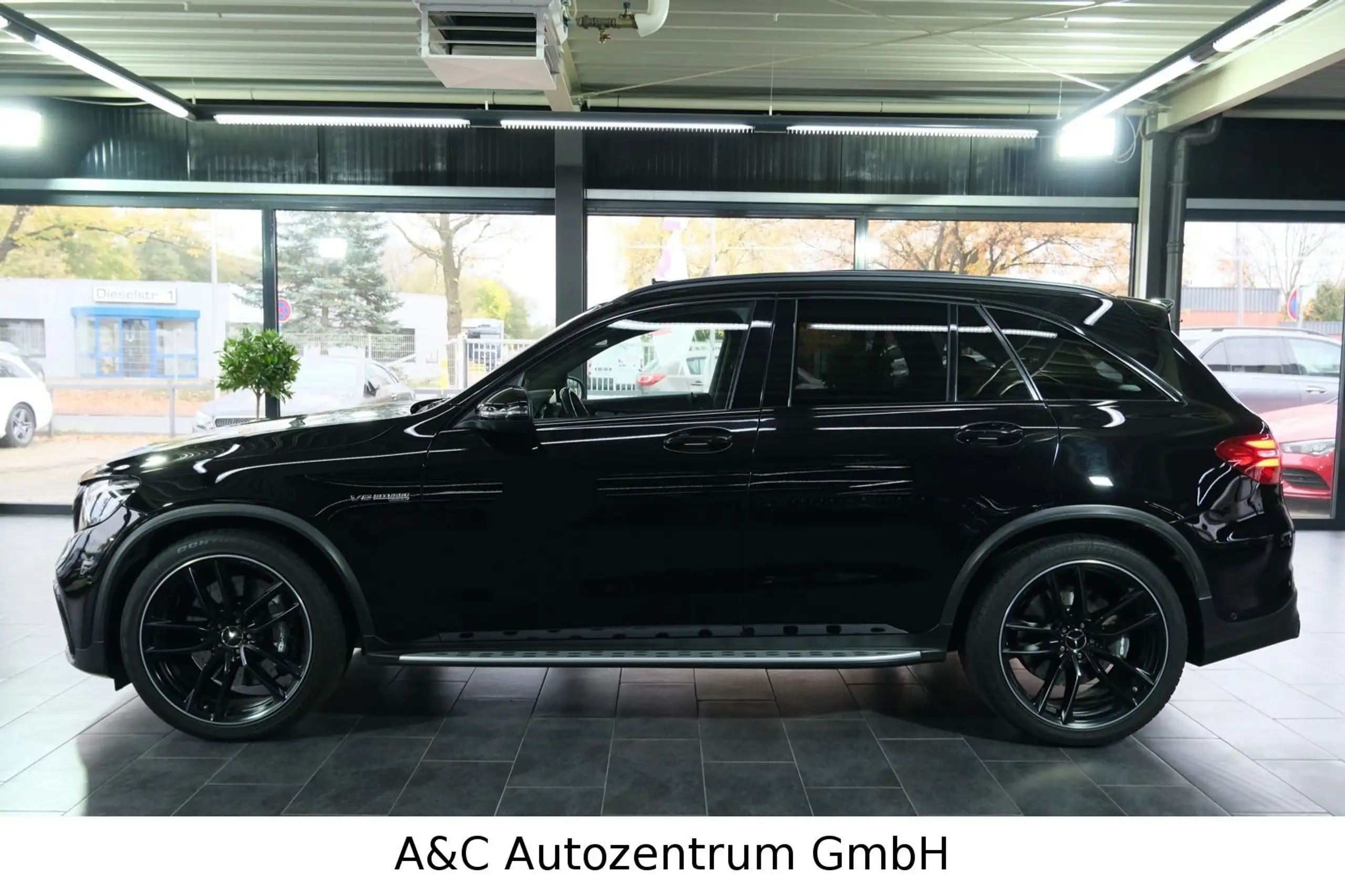 Mercedes-Benz - GLC 63 AMG