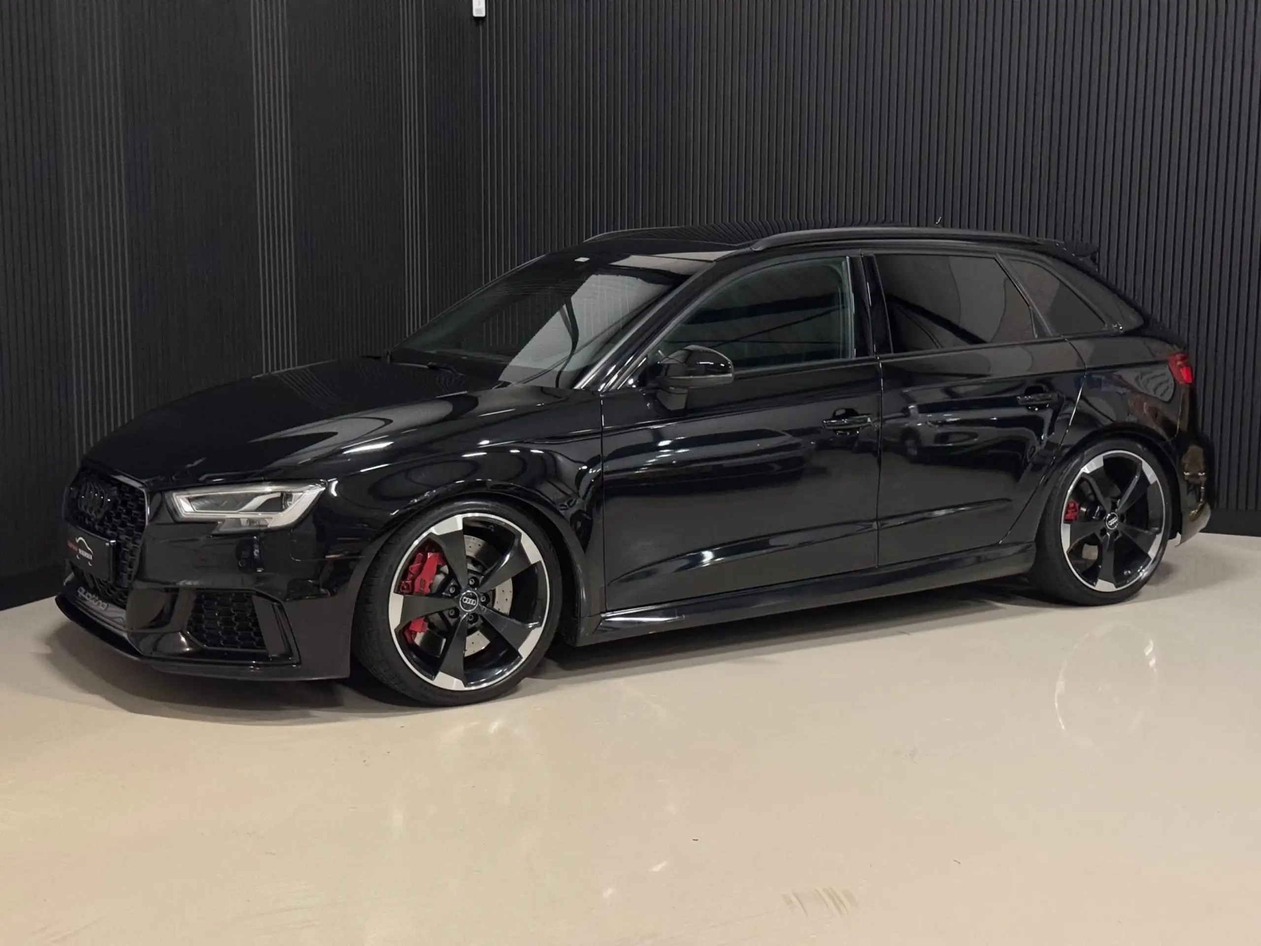 Audi - RS3