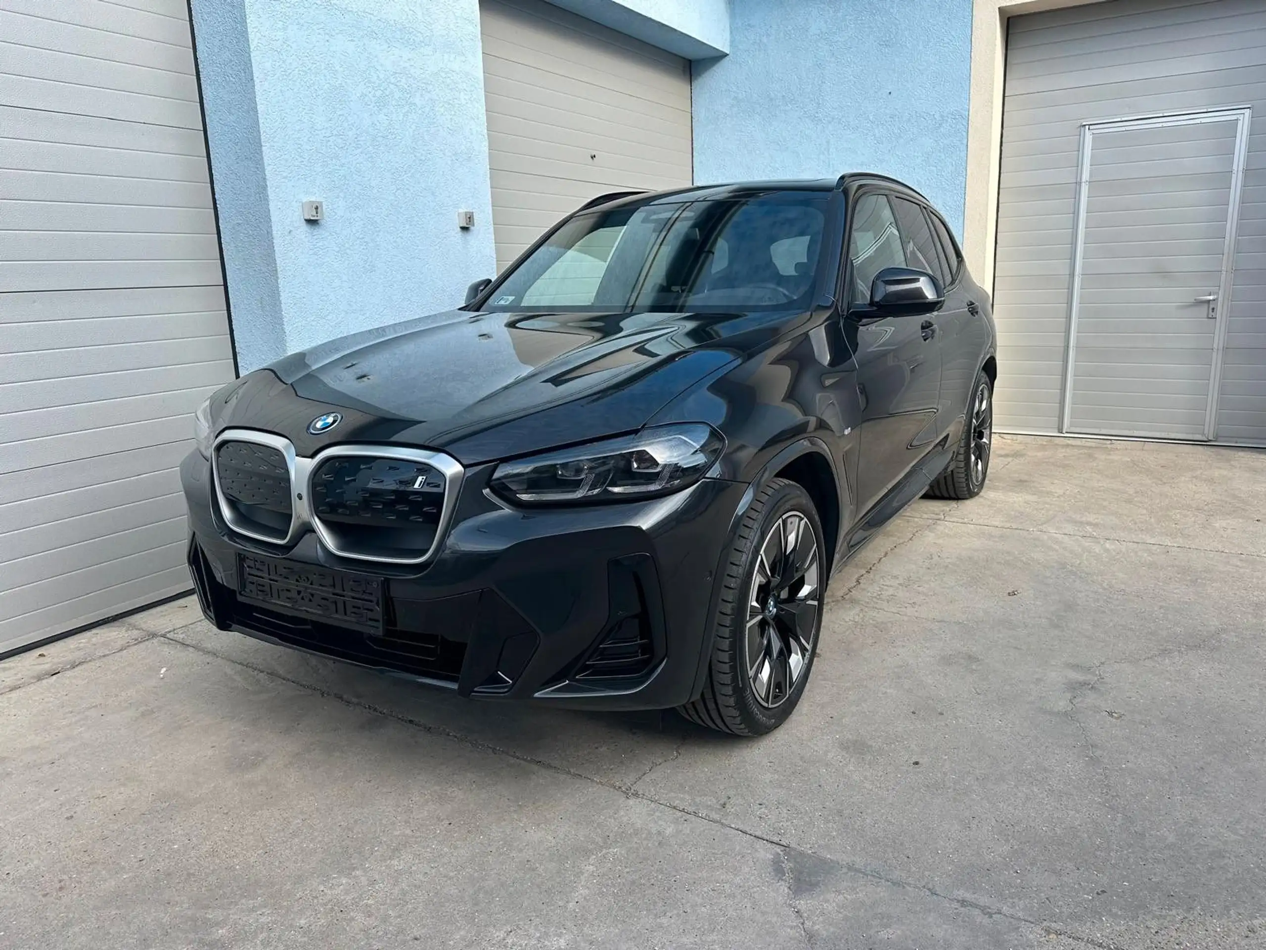 BMW - iX3