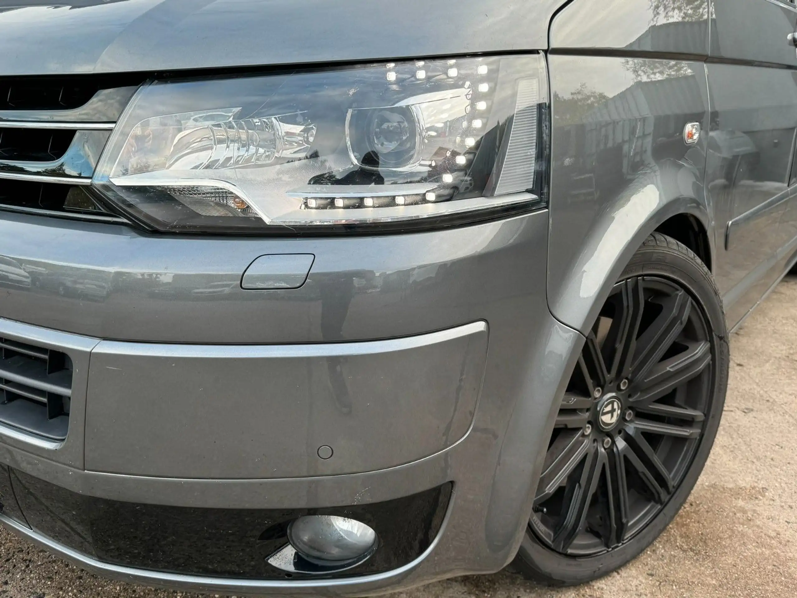 Volkswagen - T5 California