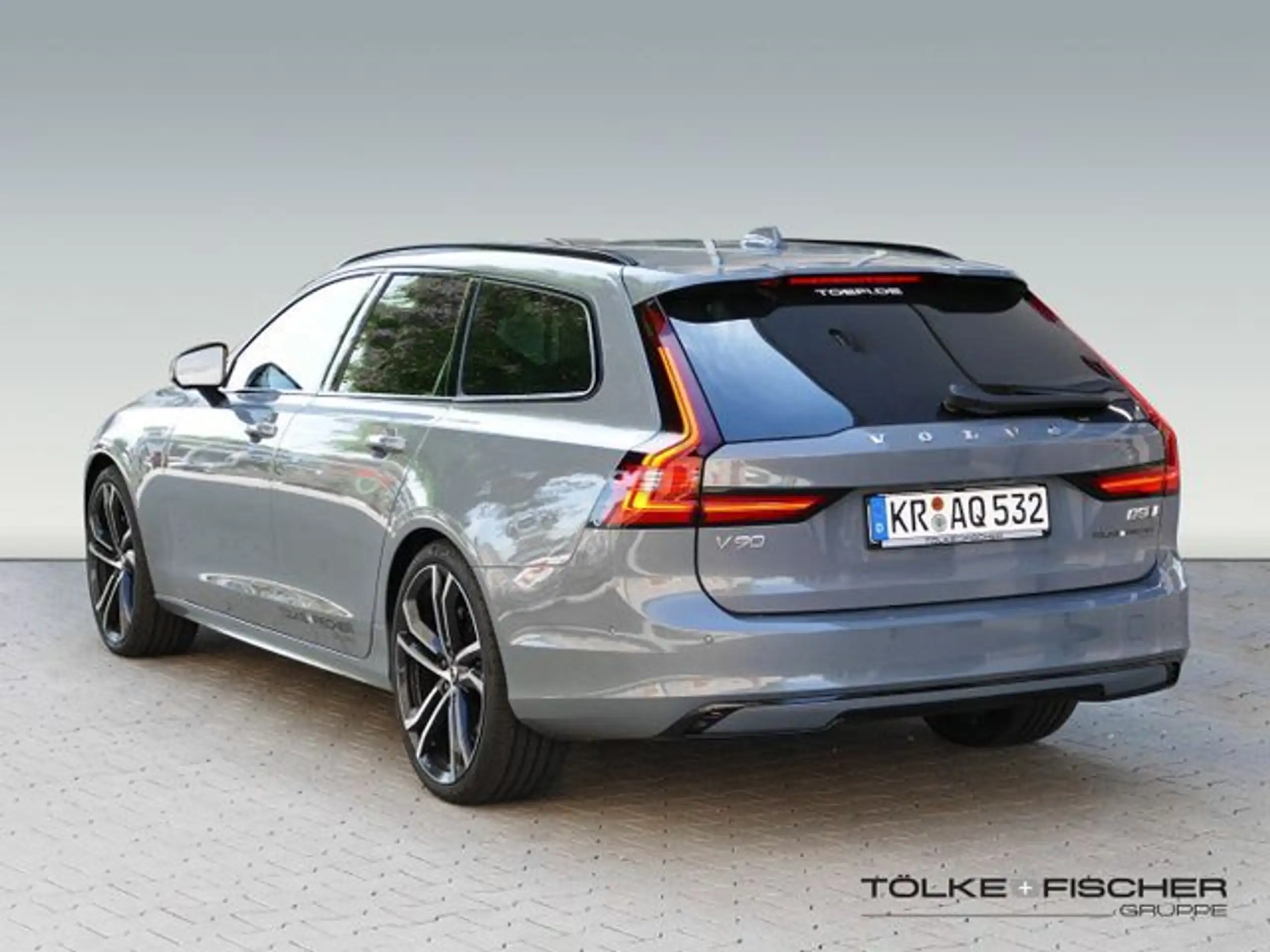 Volvo - V90