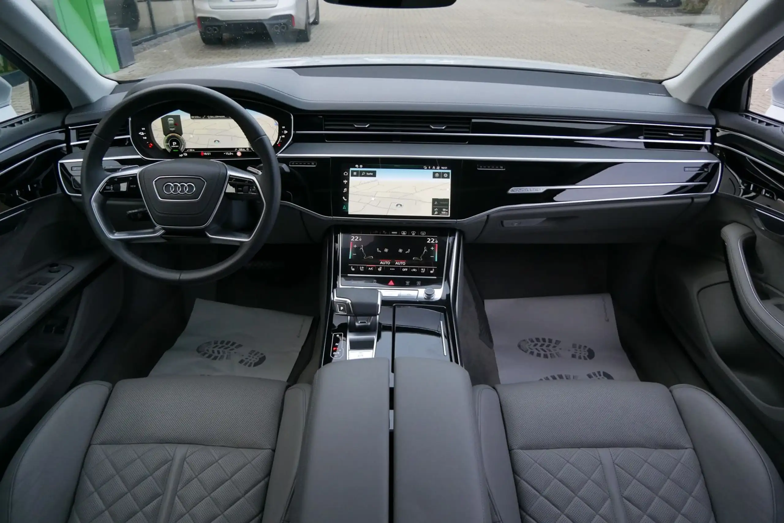 Audi - A8