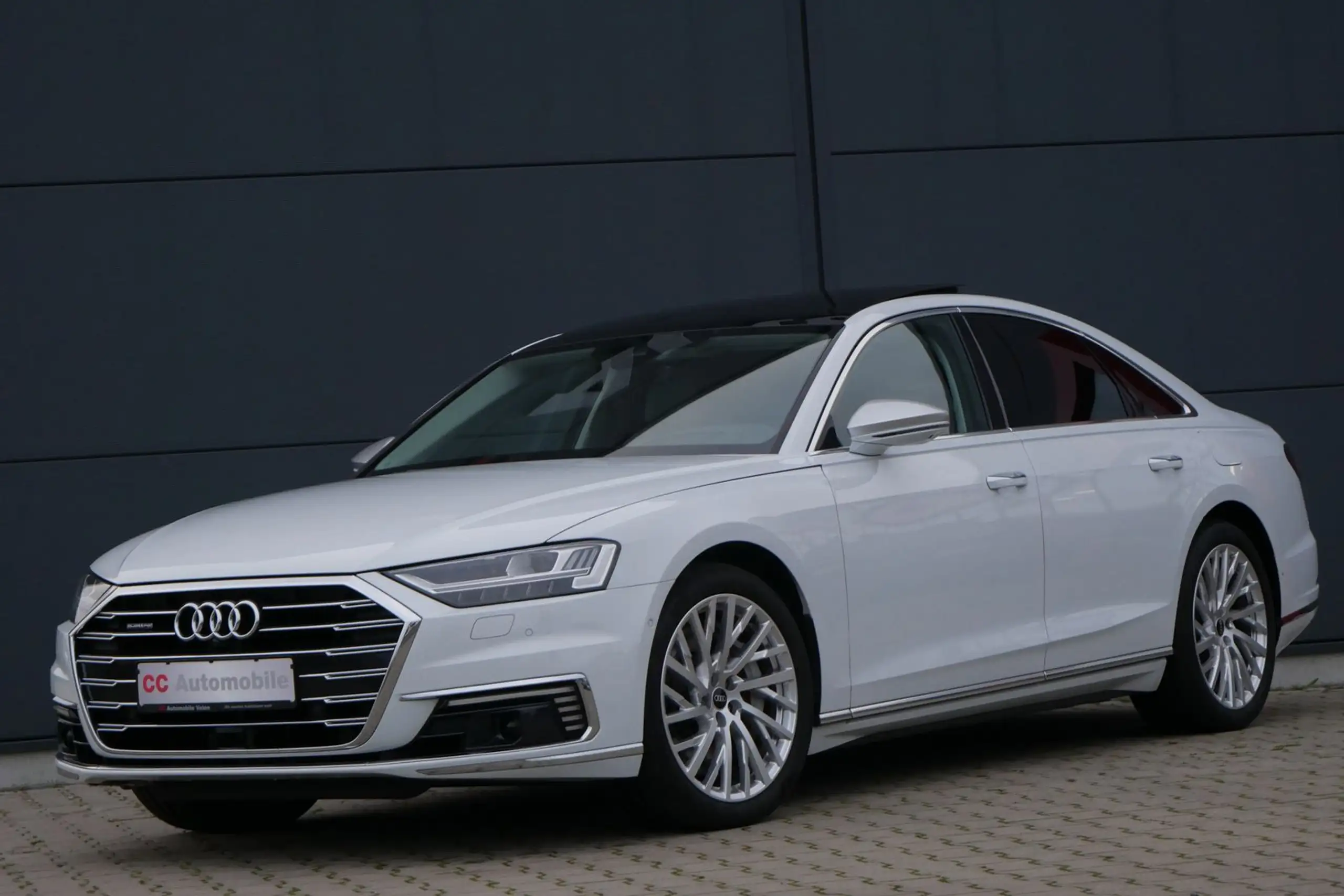 Audi - A8