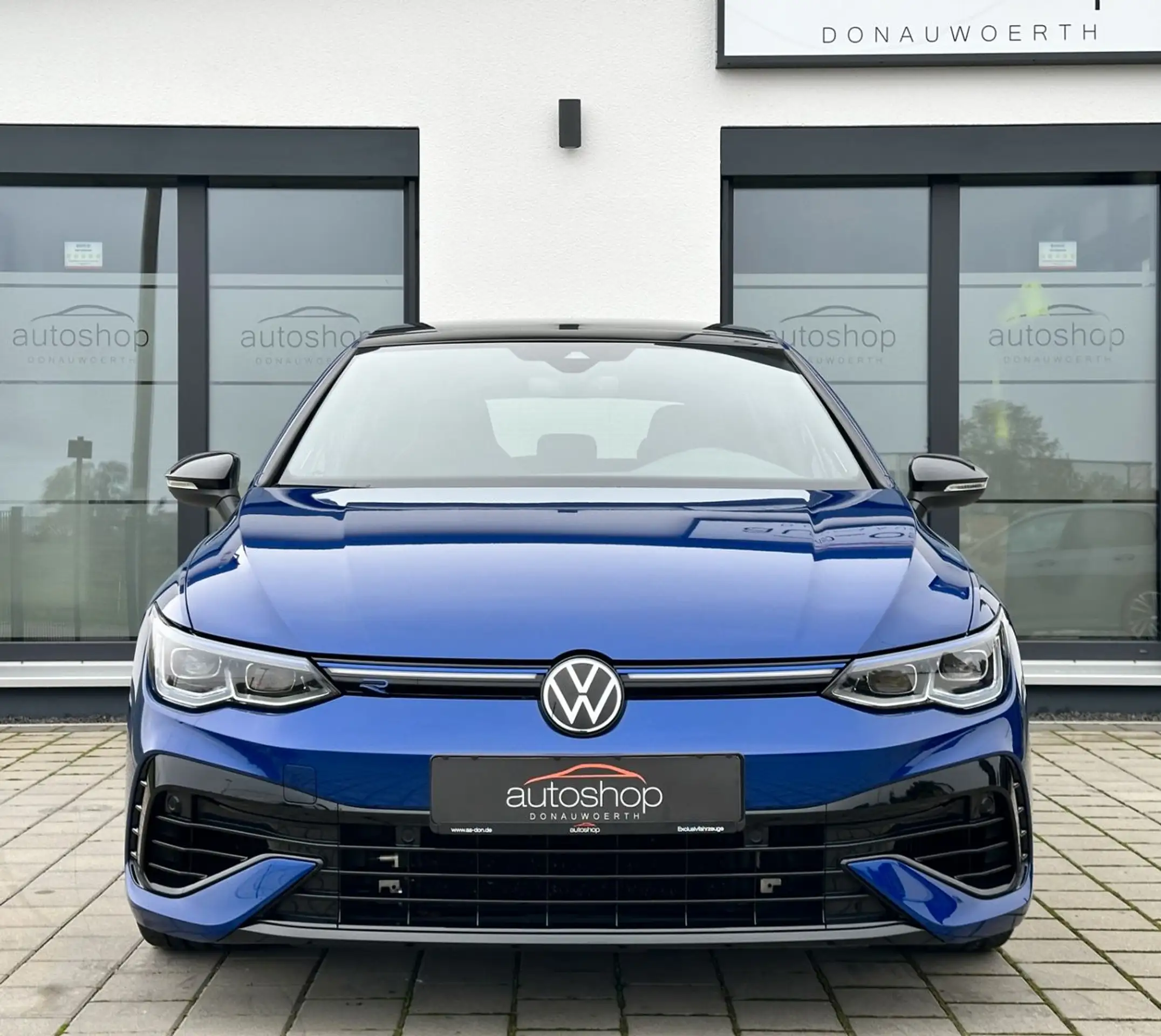 Volkswagen - Golf