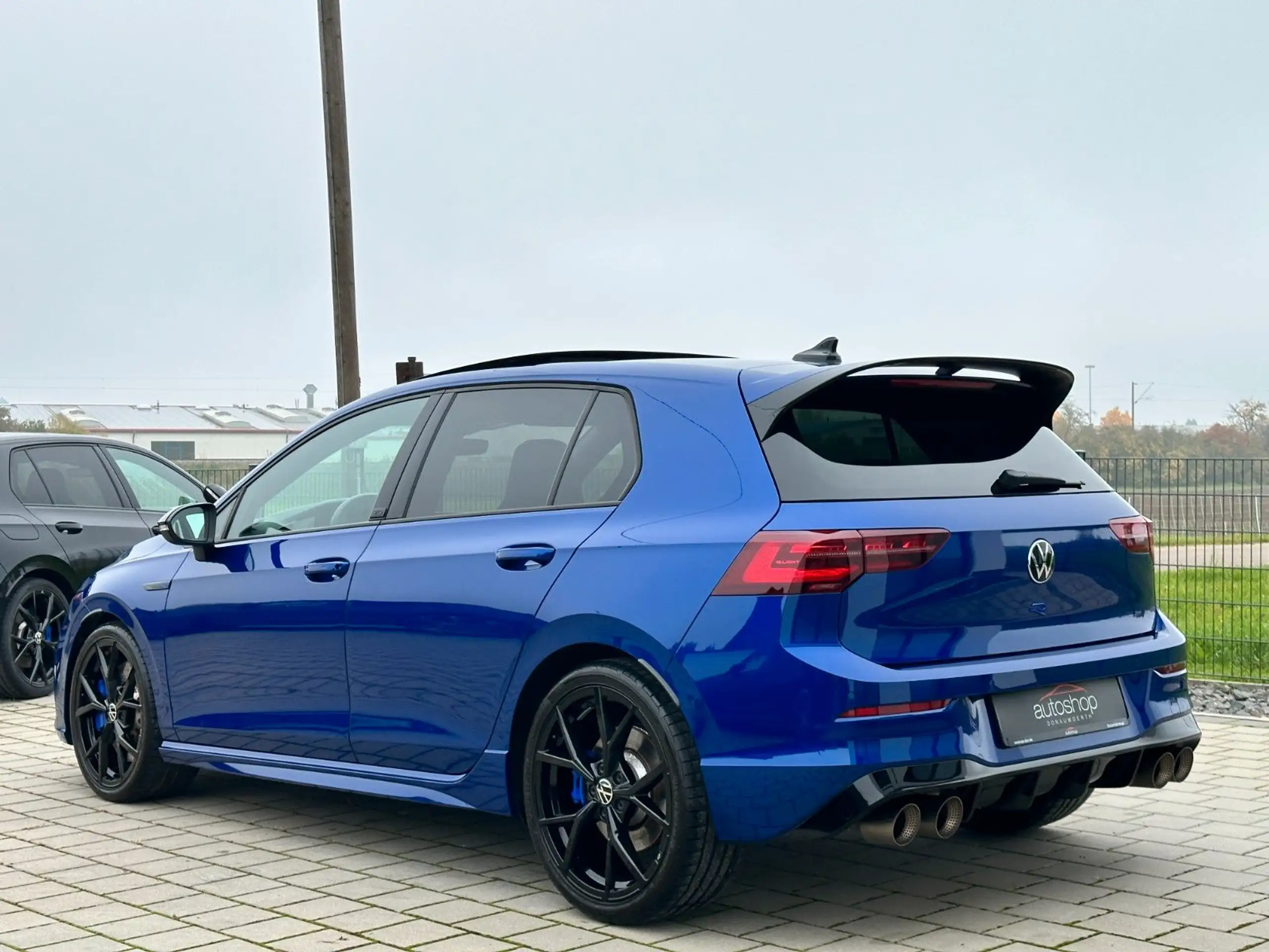 Volkswagen - Golf