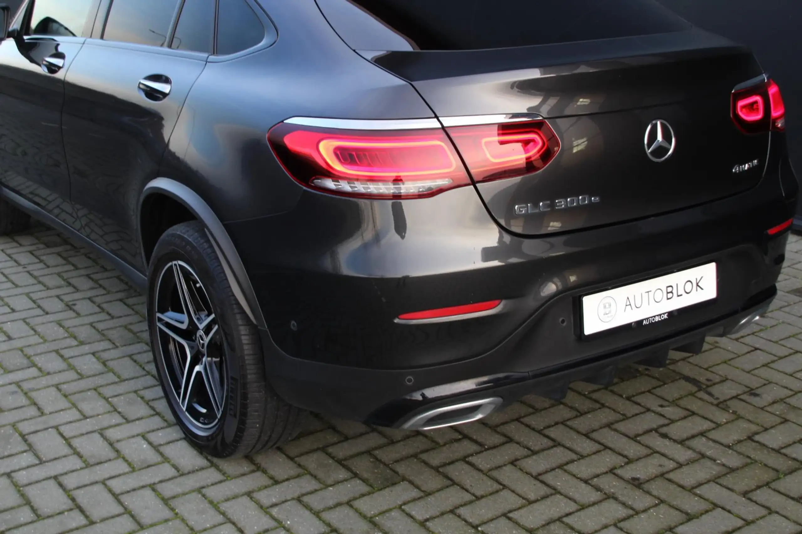 Mercedes-Benz - GLC 300