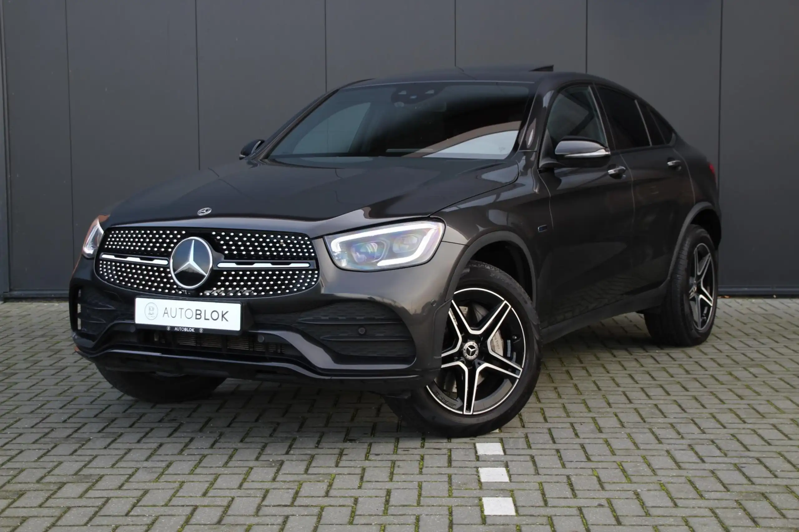 Mercedes-Benz - GLC 300