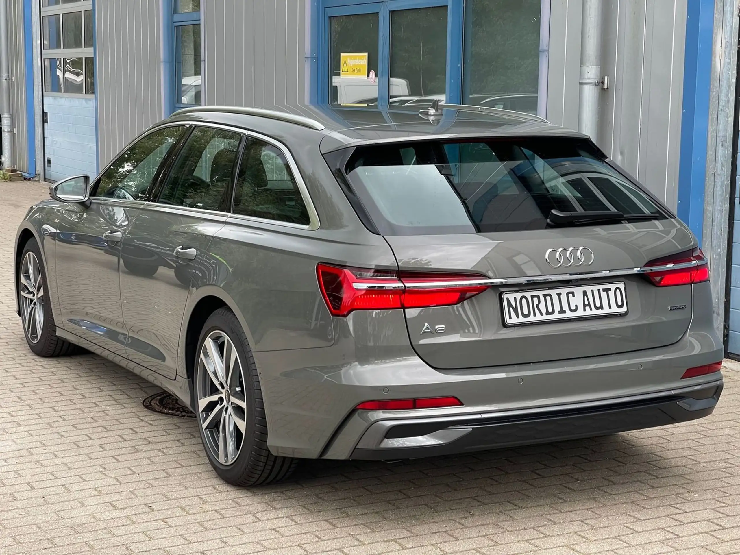 Audi - A6