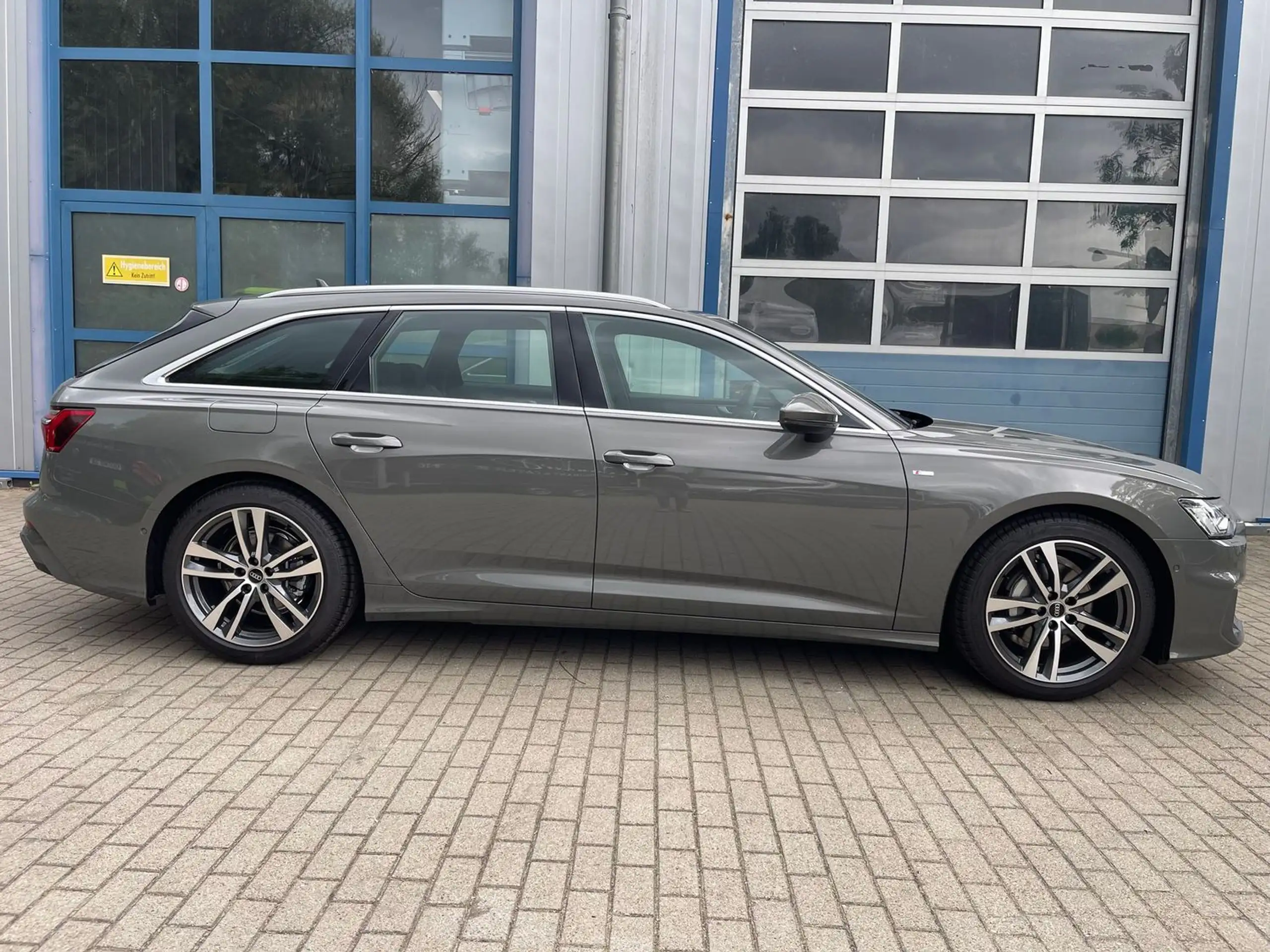 Audi - A6