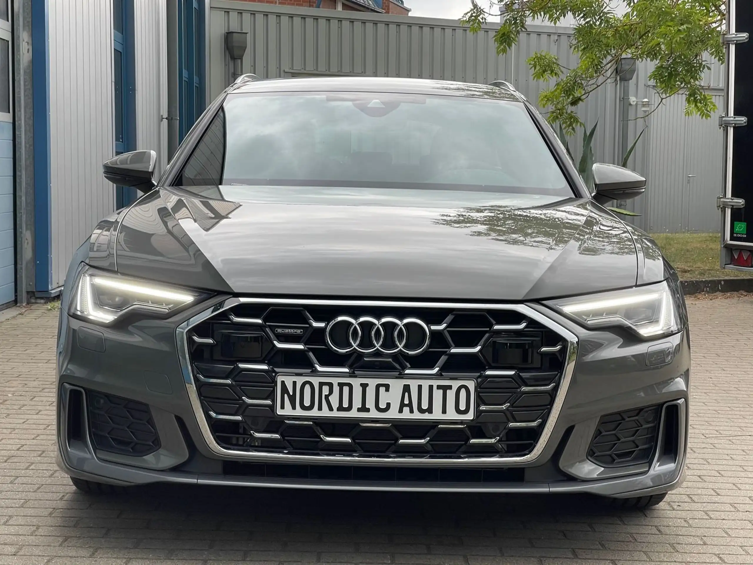 Audi - A6