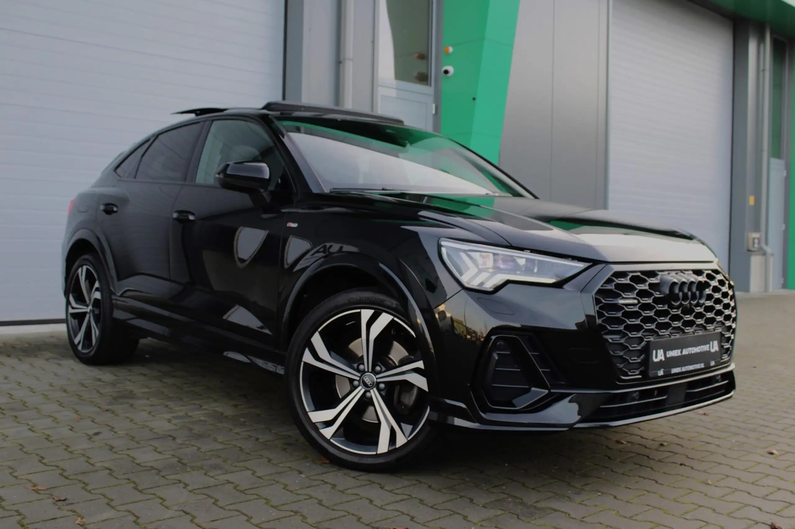 Audi - Q3