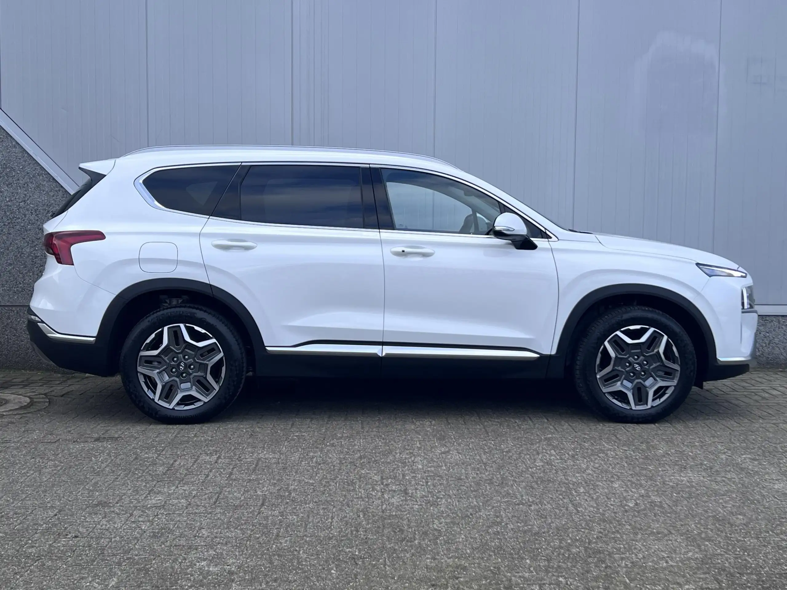 Hyundai - SANTA FE