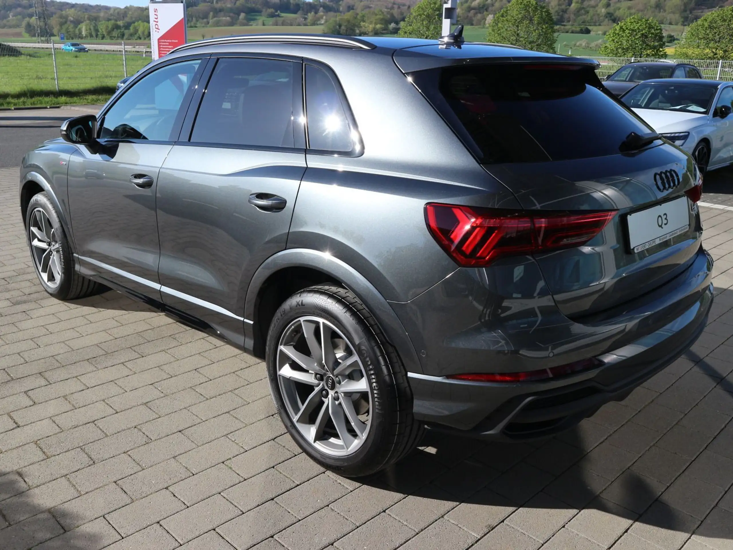 Audi - Q3