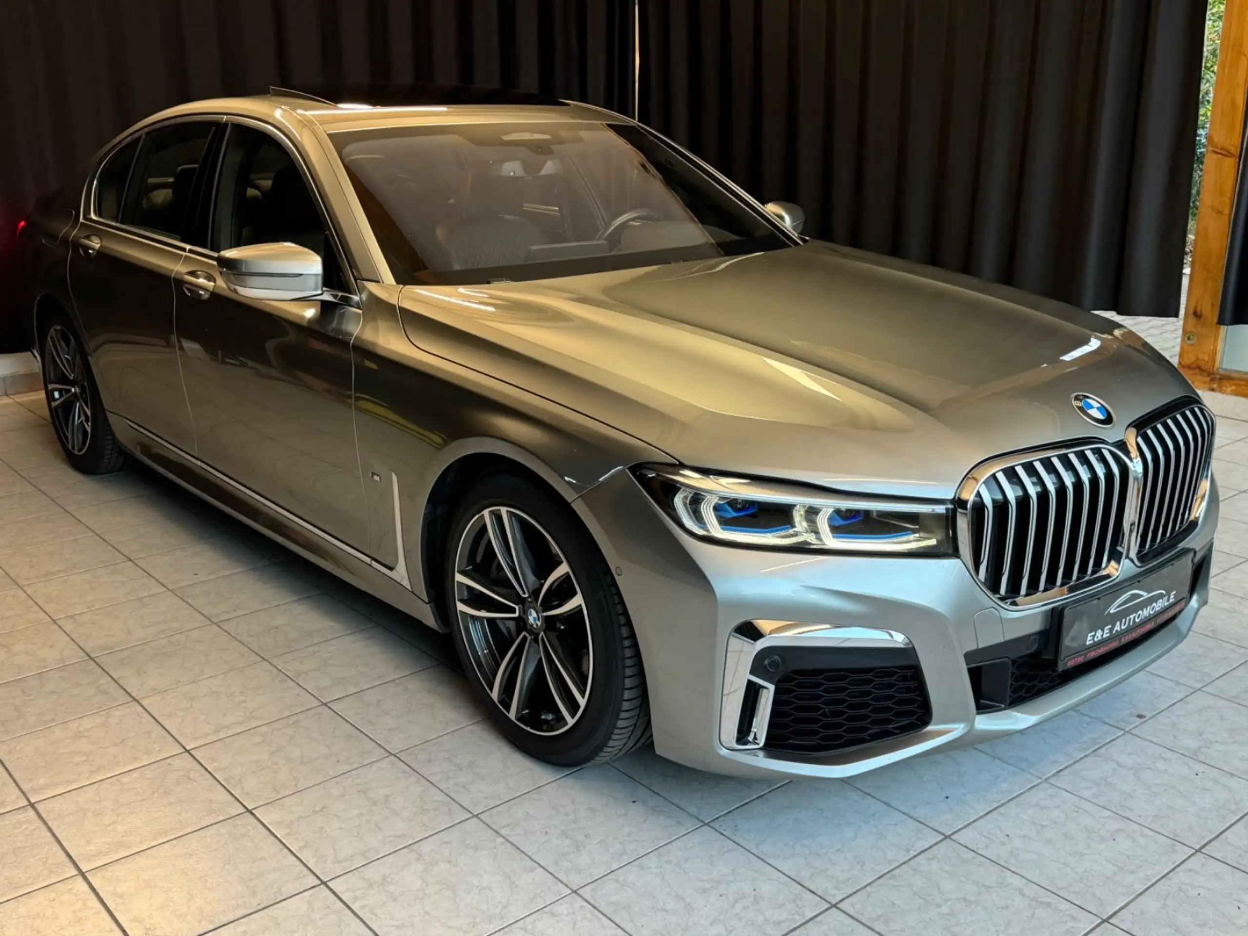 BMW - 750