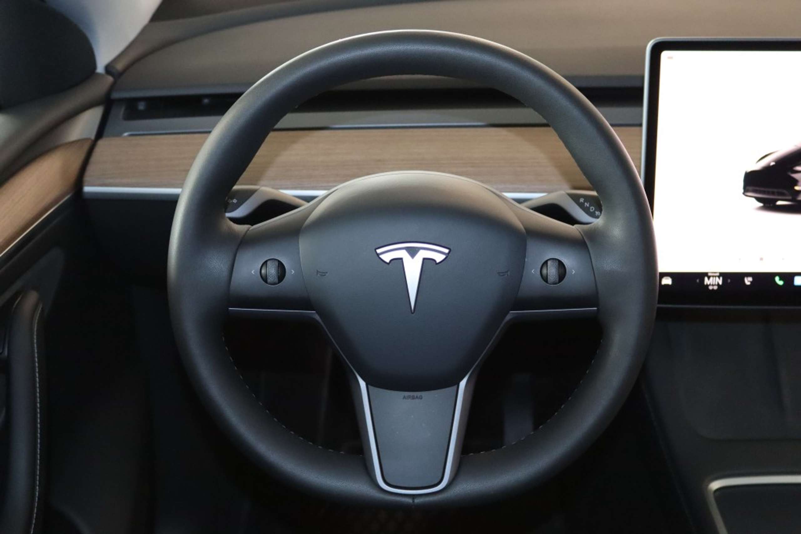 Tesla - Model Y