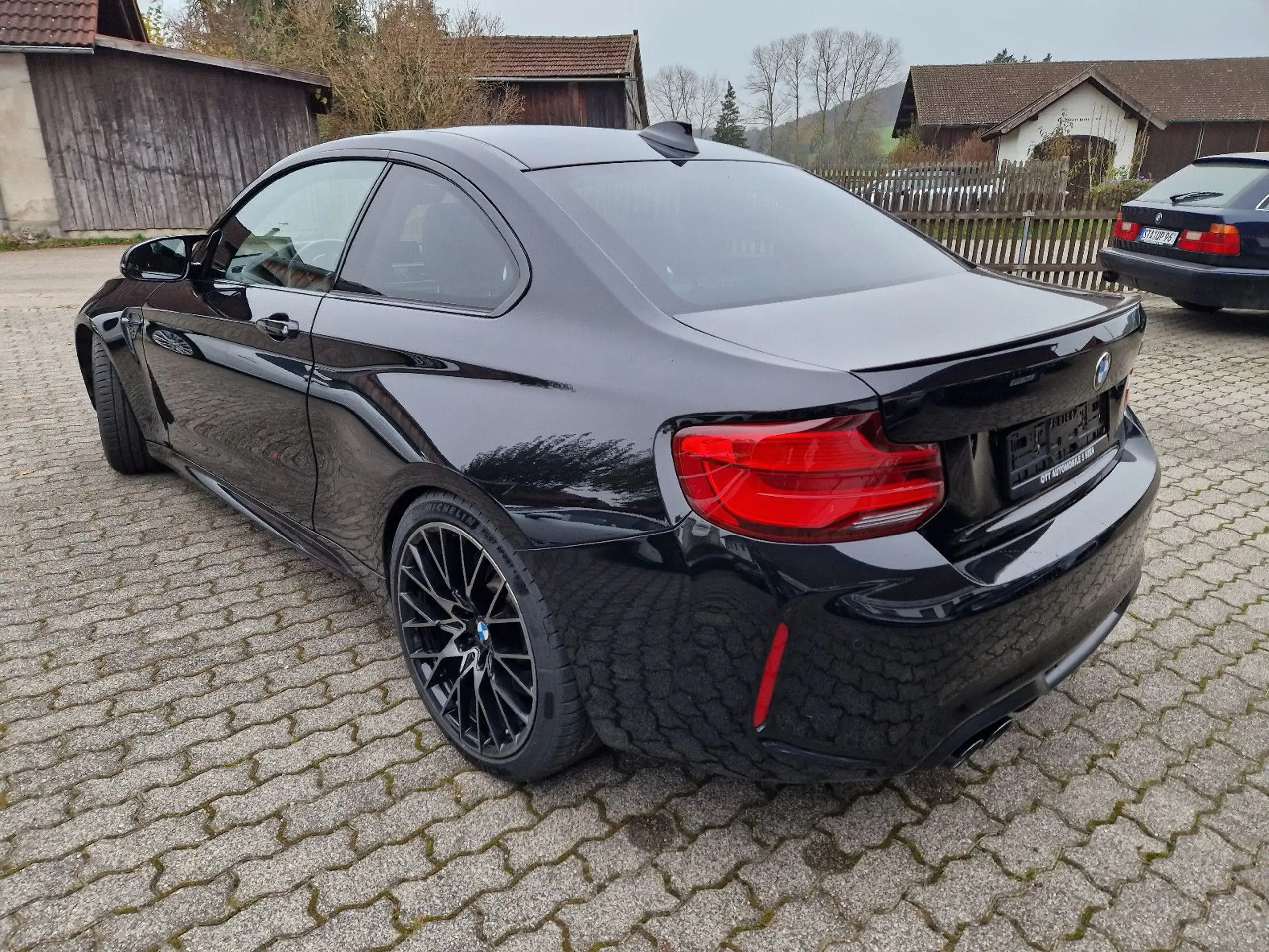 BMW - M2