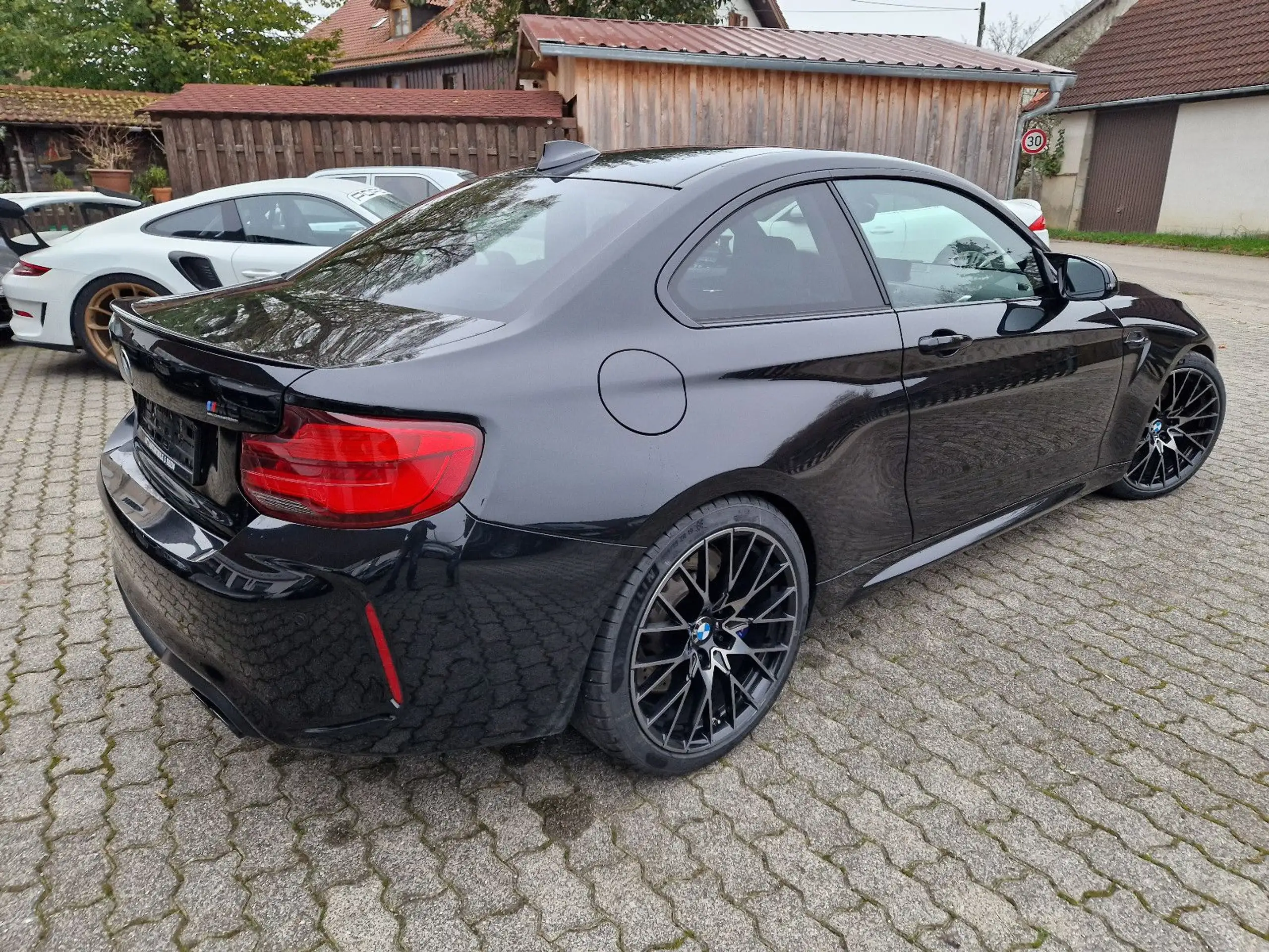 BMW - M2