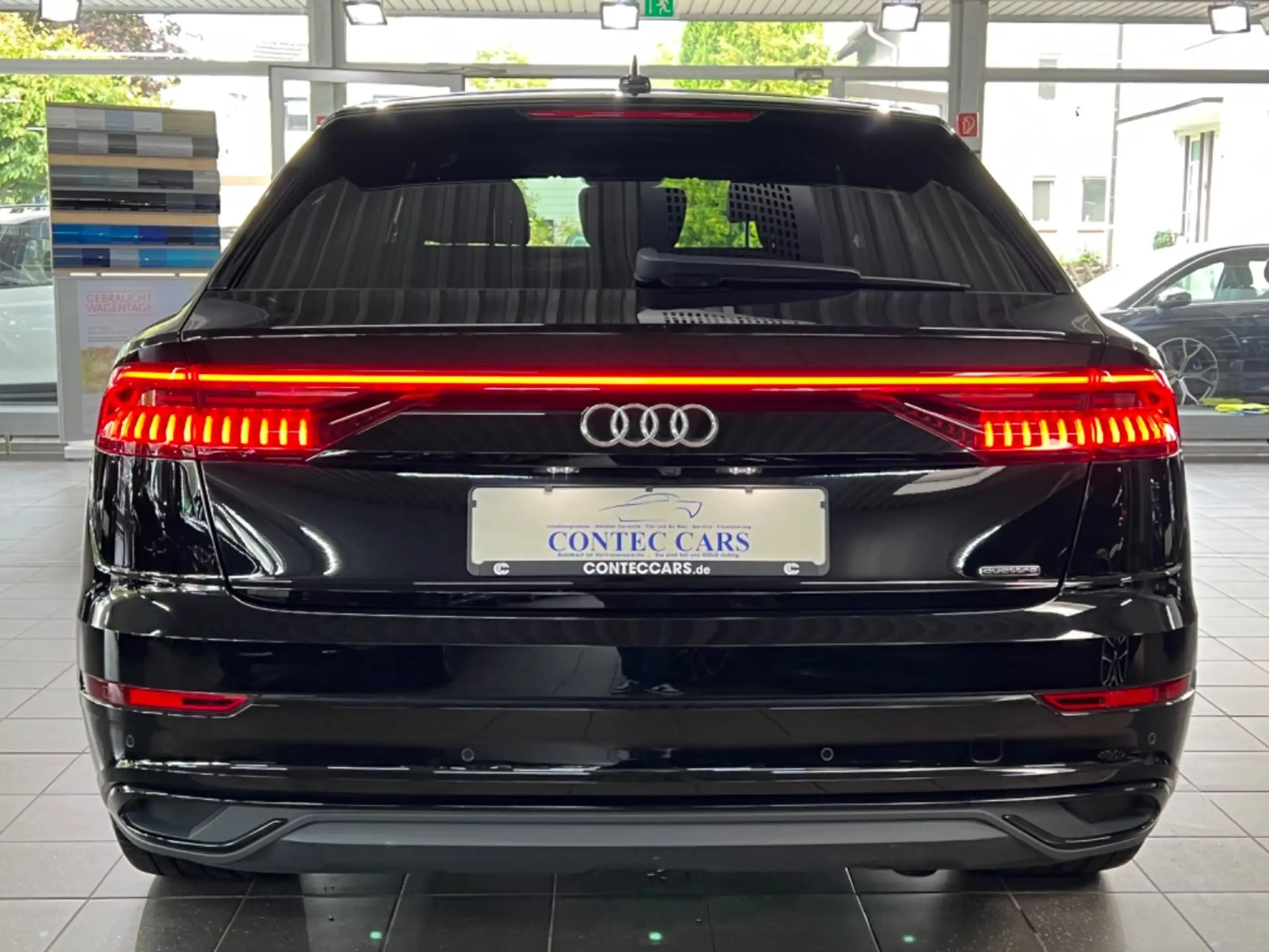 Audi - Q8