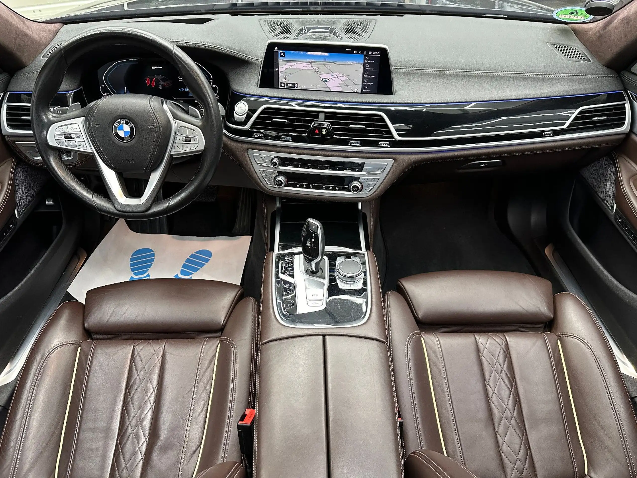 BMW - 745