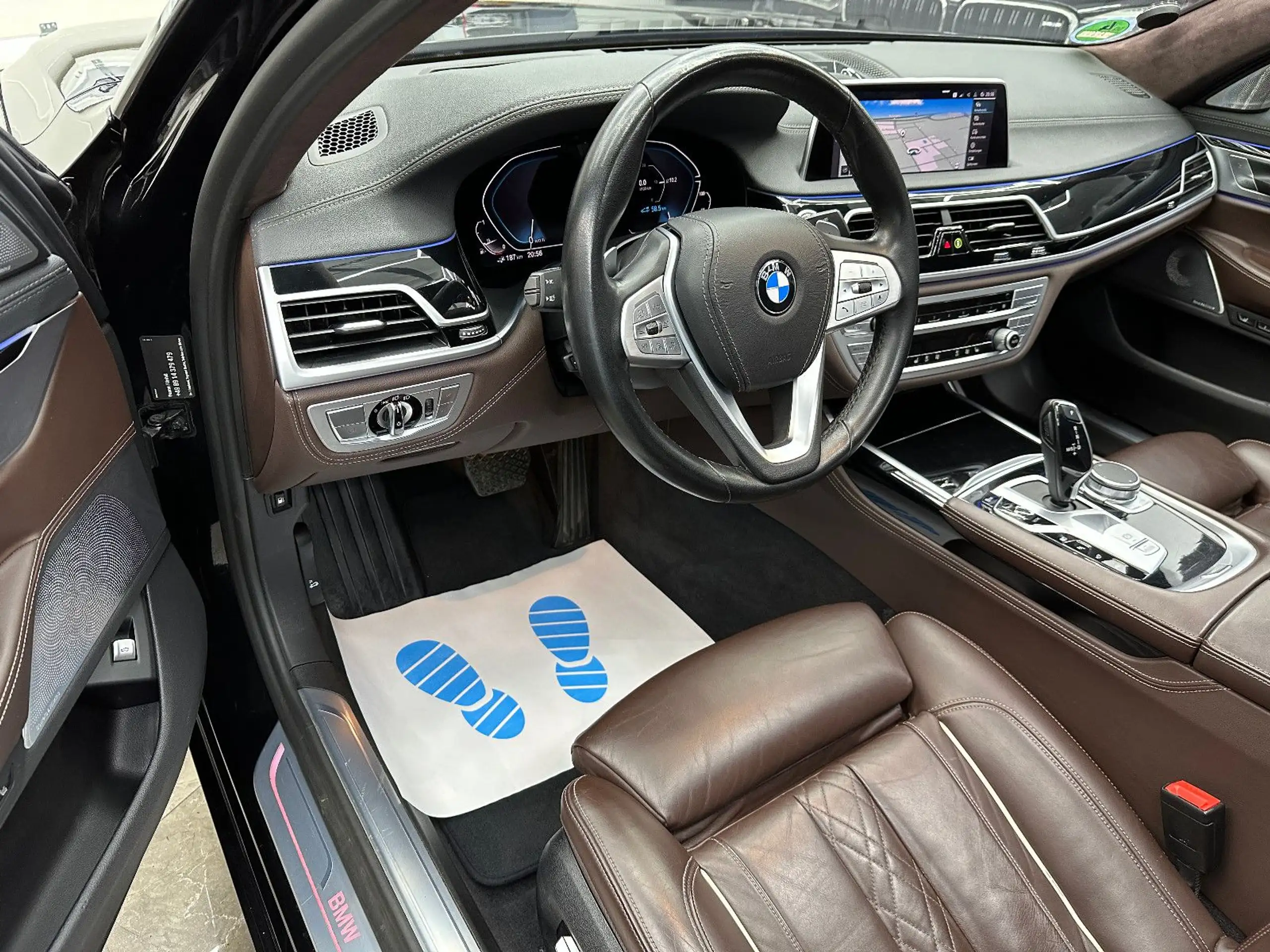 BMW - 745