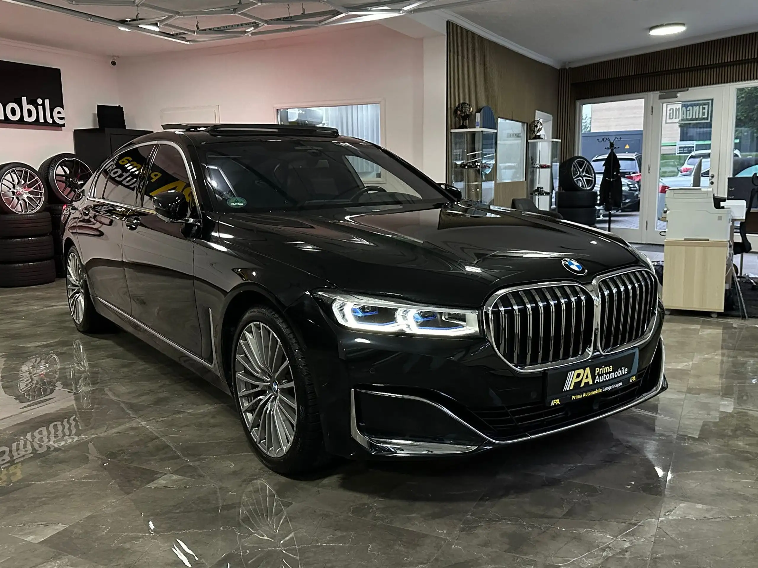 BMW - 745