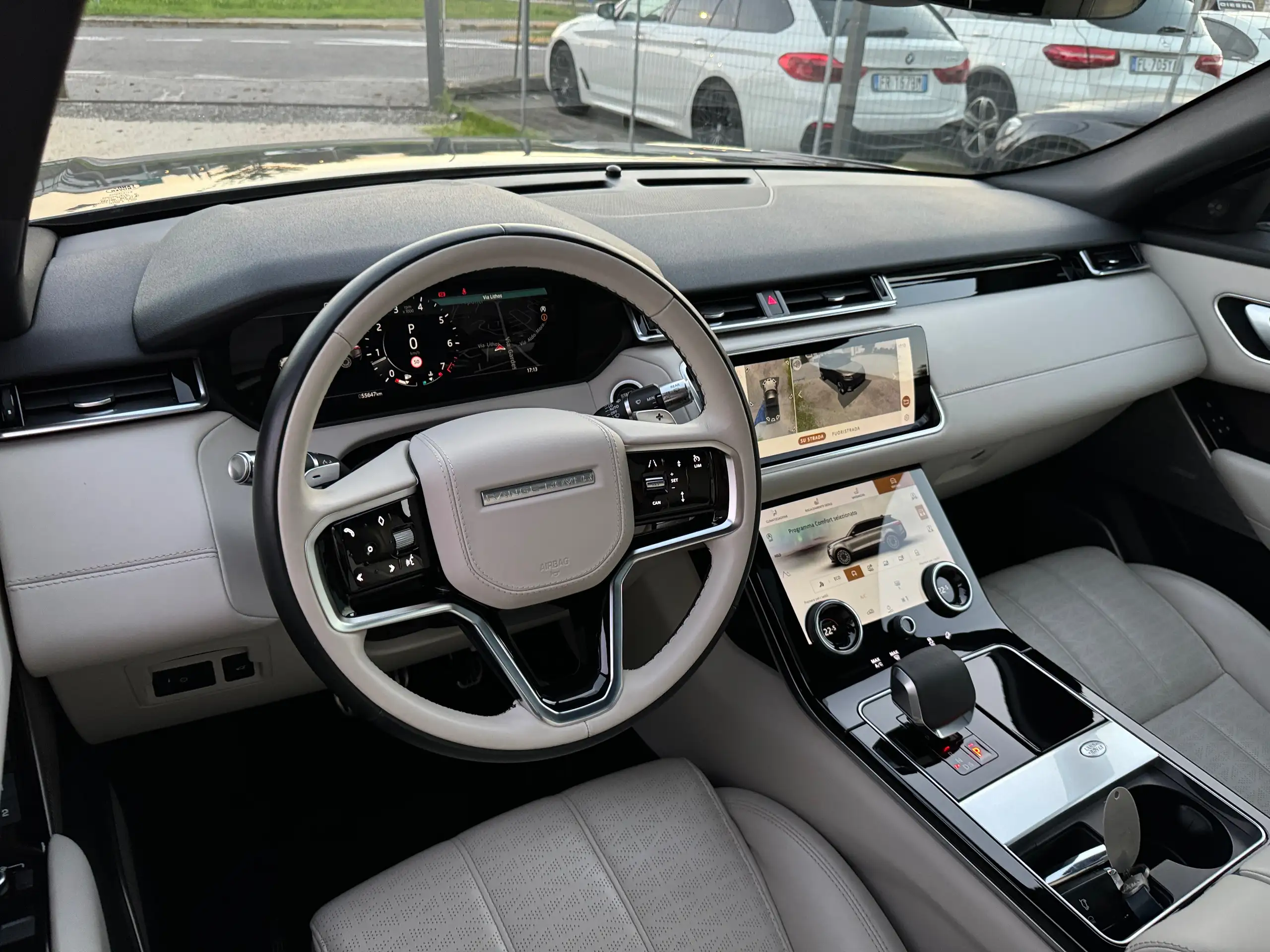 Land Rover - Range Rover Velar