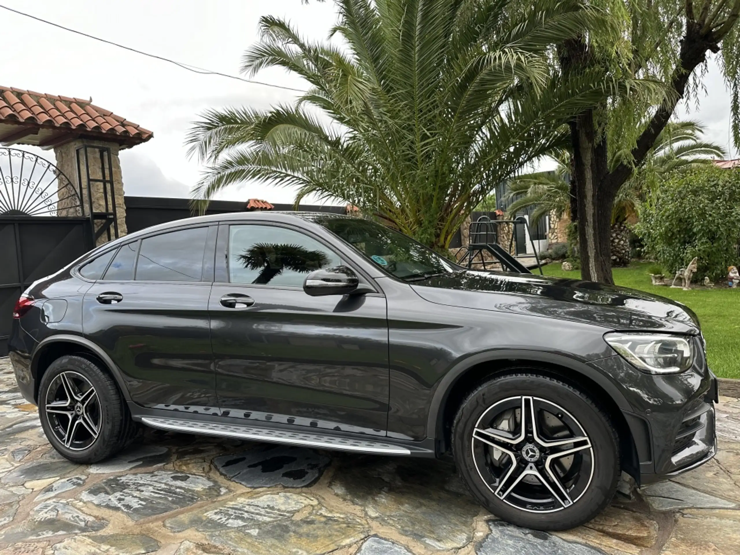 Mercedes-Benz - GLC 220