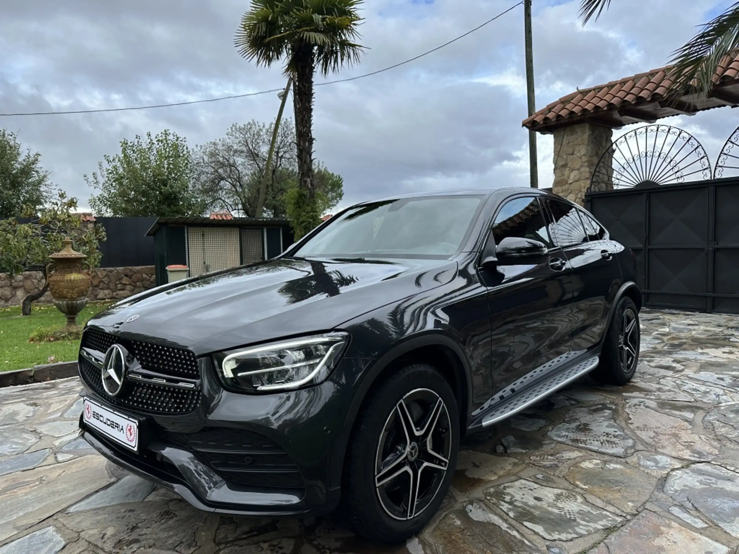 Mercedes-Benz - GLC 220